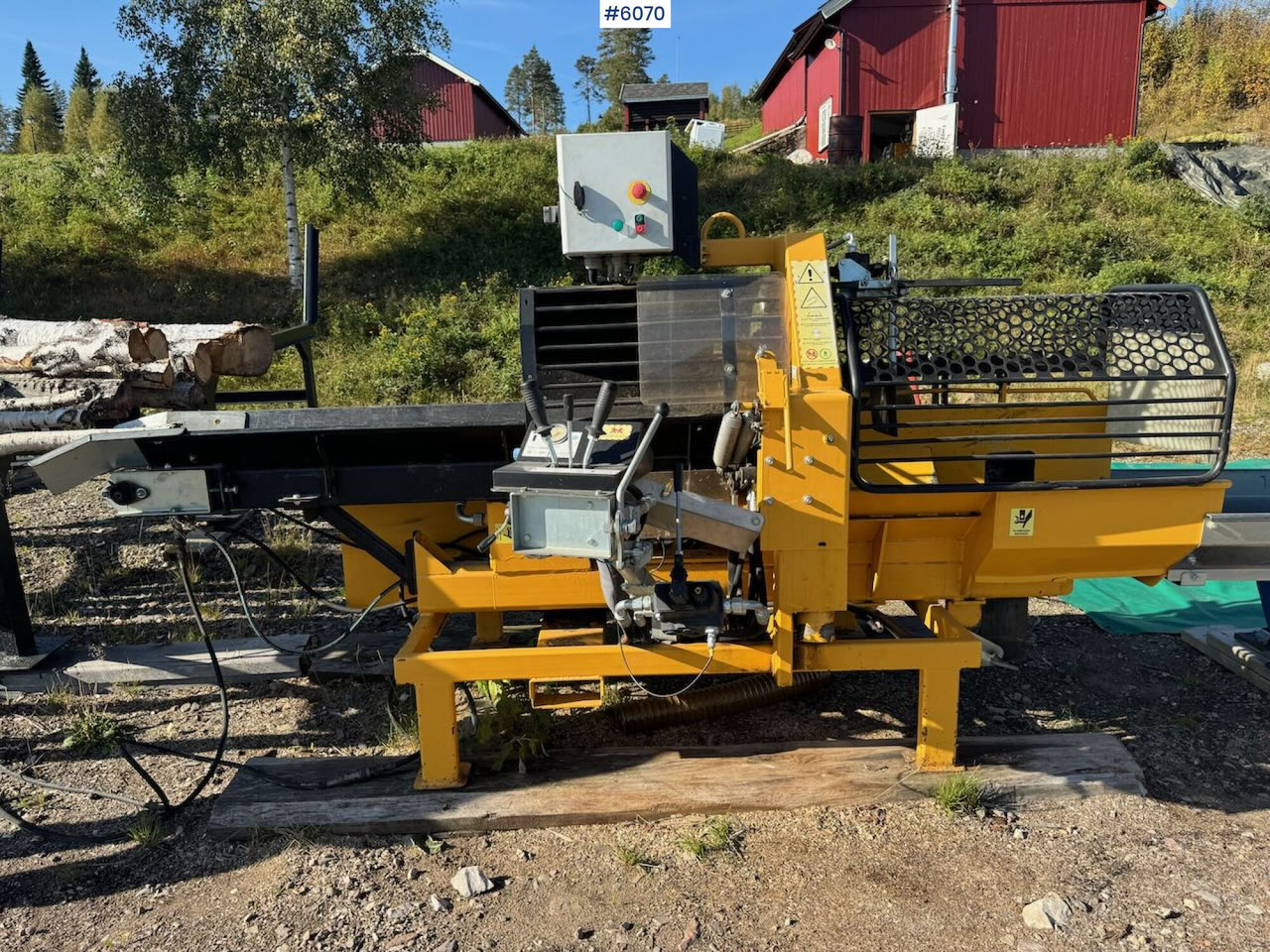 2010 Kisaved Kubik firewood processor with log table and conveyor belt. - Equipamento florestal: foto 2 2010 Kisaved Kubik firewood processor with log table and conveyor belt. - Equipamento florestal: foto 2