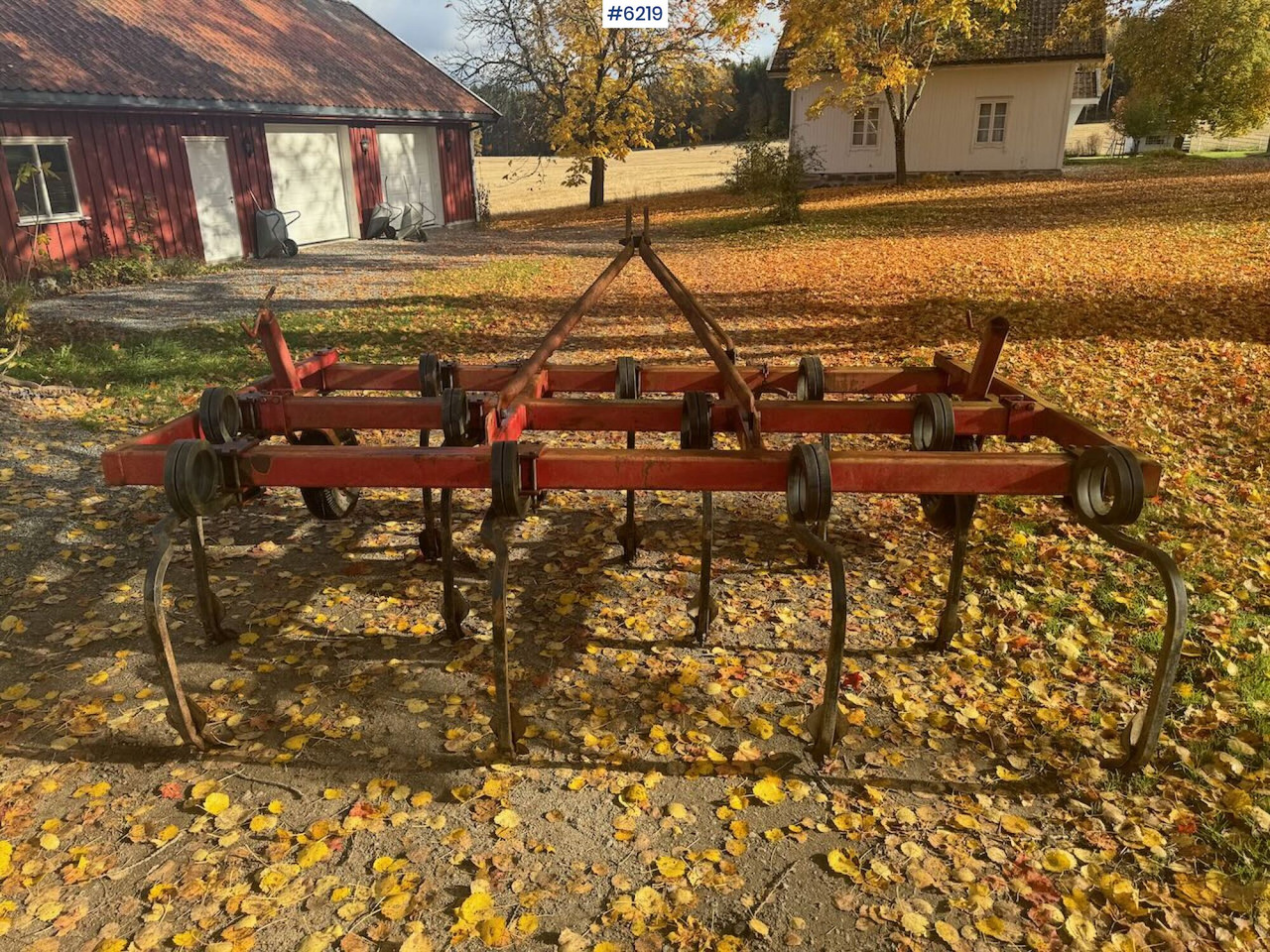 Harrow - Maquina para lavrar a terra: foto 1 Harrow - Maquina para lavrar a terra: foto 1