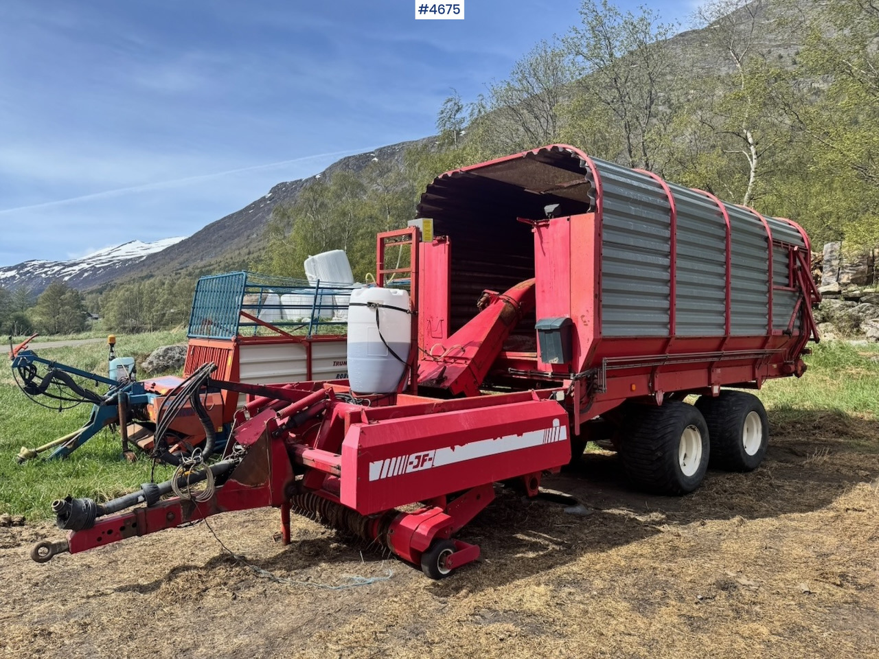 JF Forage Pickup Wagon – 40 m³ – In Good Condition! - Máquina para produção de feno: foto 4 JF Forage Pickup Wagon – 40 m³ – In Good Condition! - Máquina para produção de feno: foto 4