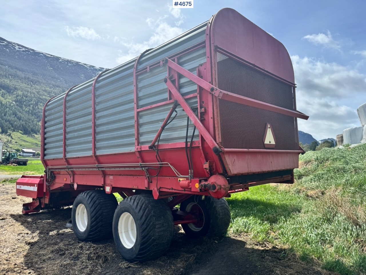 JF Forage Pickup Wagon – 40 m³ – In Good Condition! - Máquina para produção de feno: foto 3 JF Forage Pickup Wagon – 40 m³ – In Good Condition! - Máquina para produção de feno: foto 3