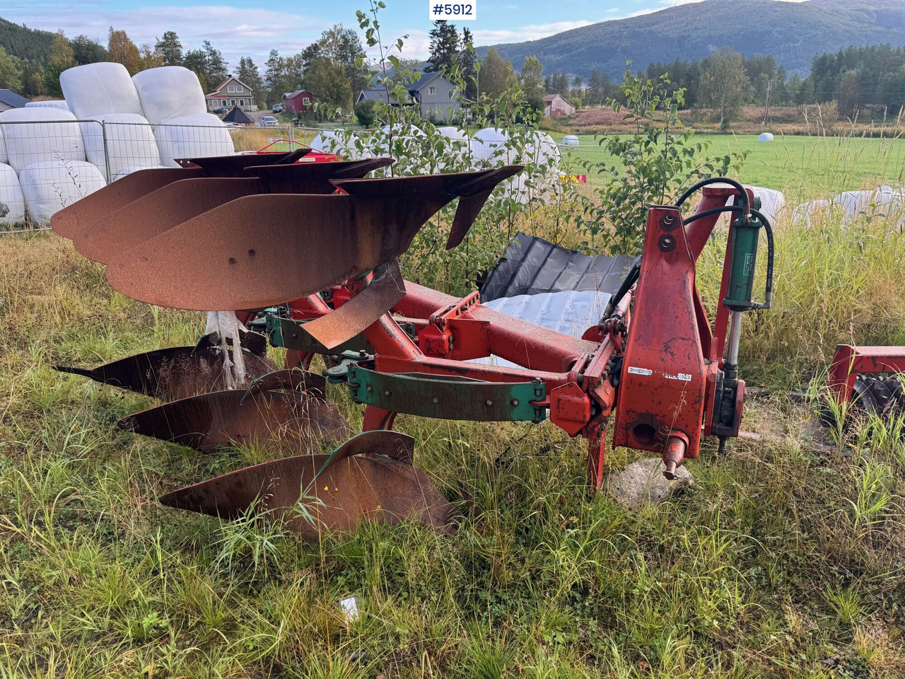 Kverneland 3-furrow reversible plough - Maquina para lavrar a terra: foto 3 Kverneland 3-furrow reversible plough - Maquina para lavrar a terra: foto 3