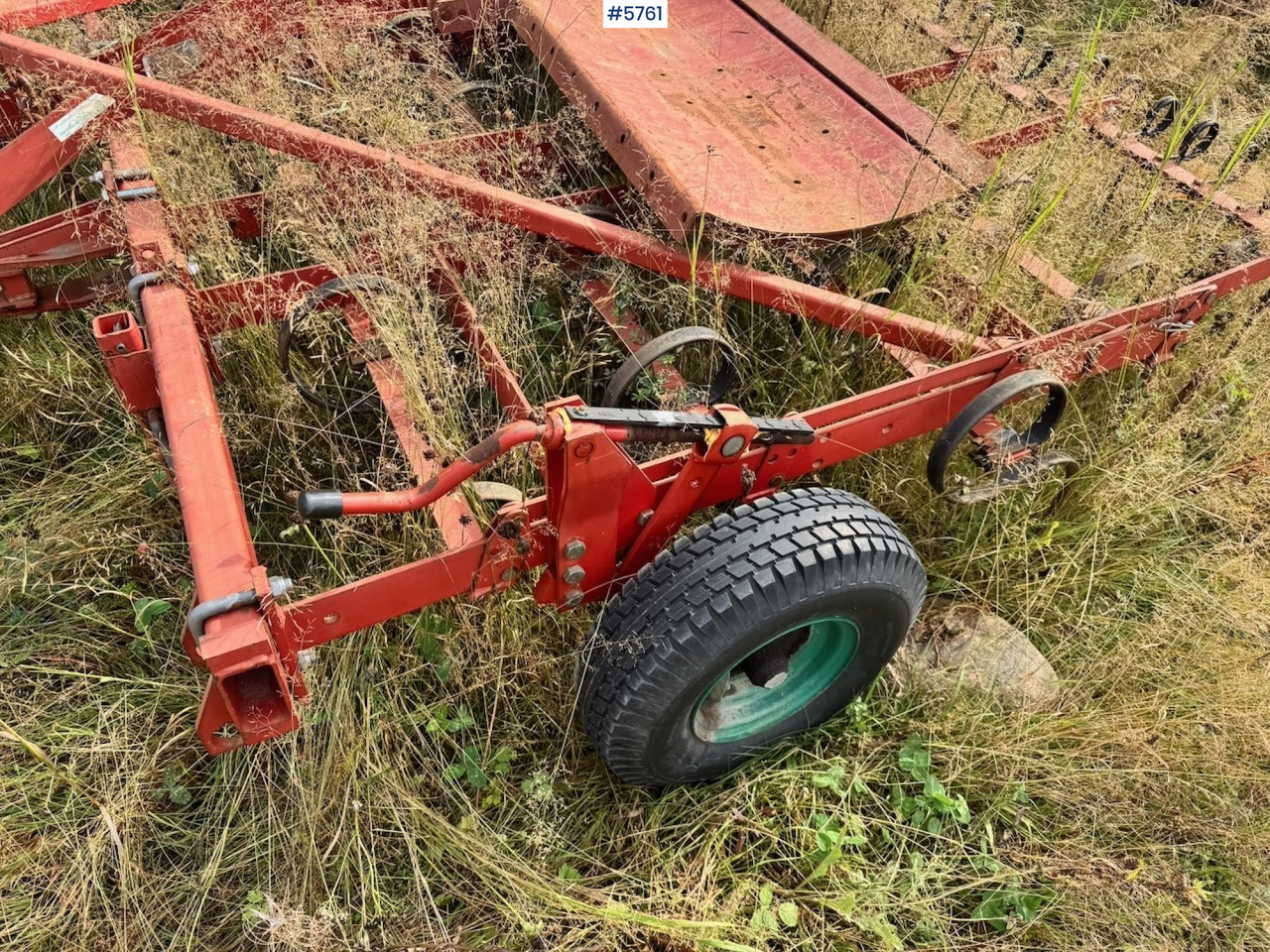 Maquina para lavrar a terra Kverneland Futura Harrow.: foto 11