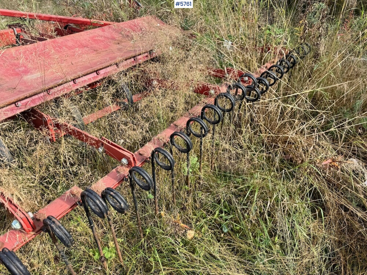 Maquina para lavrar a terra Kverneland Futura Harrow.: foto 8