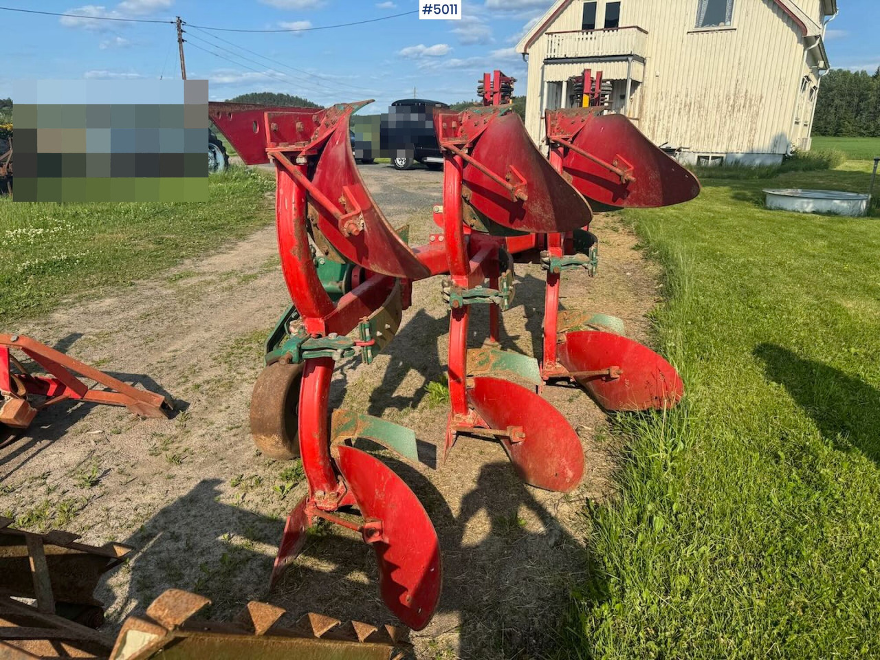 Kverneland Mod. E 3-blade reversible plough - Maquina para lavrar a terra: foto 1 Kverneland Mod. E 3-blade reversible plough - Maquina para lavrar a terra: foto 1