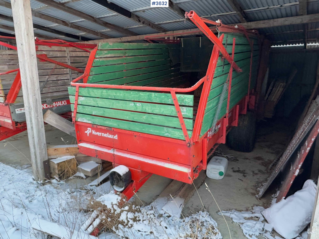 Kverneland UN7000 unloading trailer - Máquina para produção de feno: foto 3 Kverneland UN7000 unloading trailer - Máquina para produção de feno: foto 3