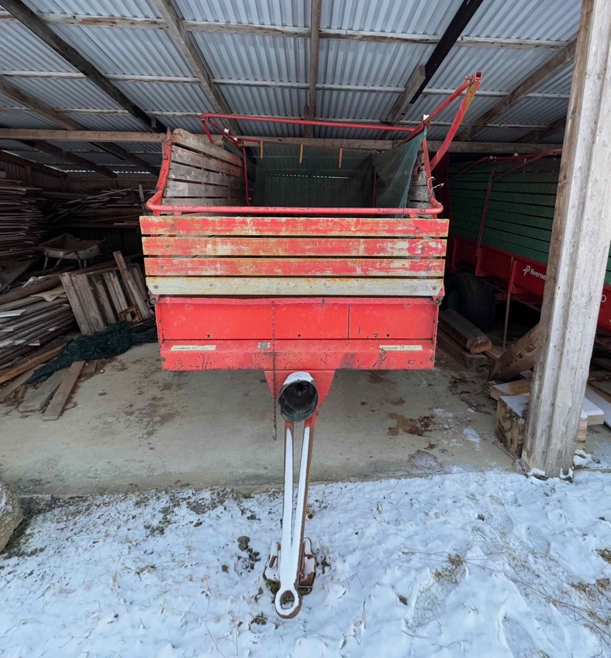 Kverneland UN7000 unloading trailer - Máquina para produção de feno: foto 2 Kverneland UN7000 unloading trailer - Máquina para produção de feno: foto 2