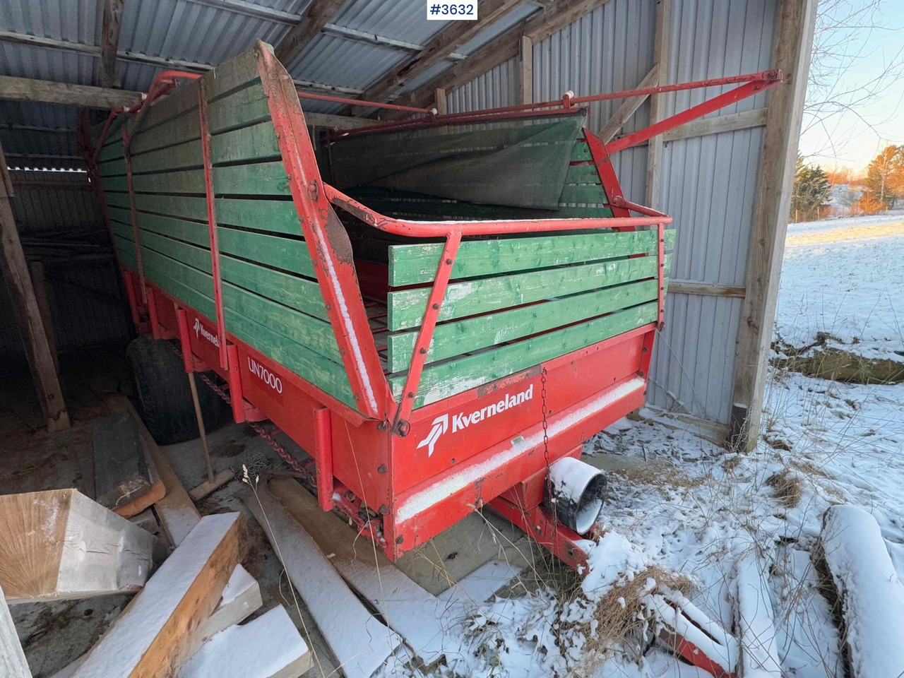 Kverneland UN7000 unloading trailer - Máquina para produção de feno: foto 5 Kverneland UN7000 unloading trailer - Máquina para produção de feno: foto 5