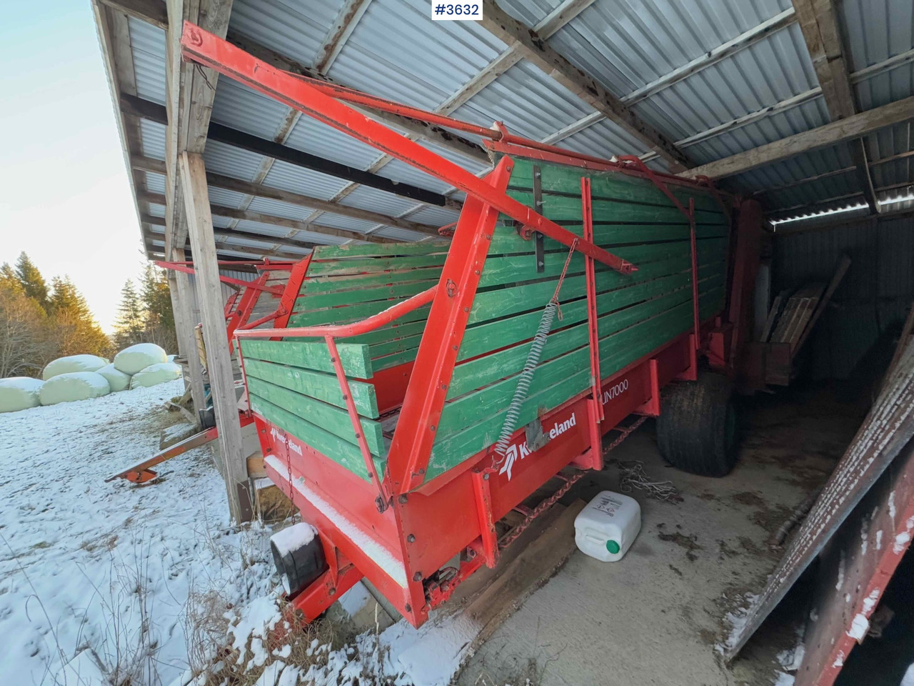 Kverneland UN7000 unloading trailer - Máquina para produção de feno: foto 4 Kverneland UN7000 unloading trailer - Máquina para produção de feno: foto 4