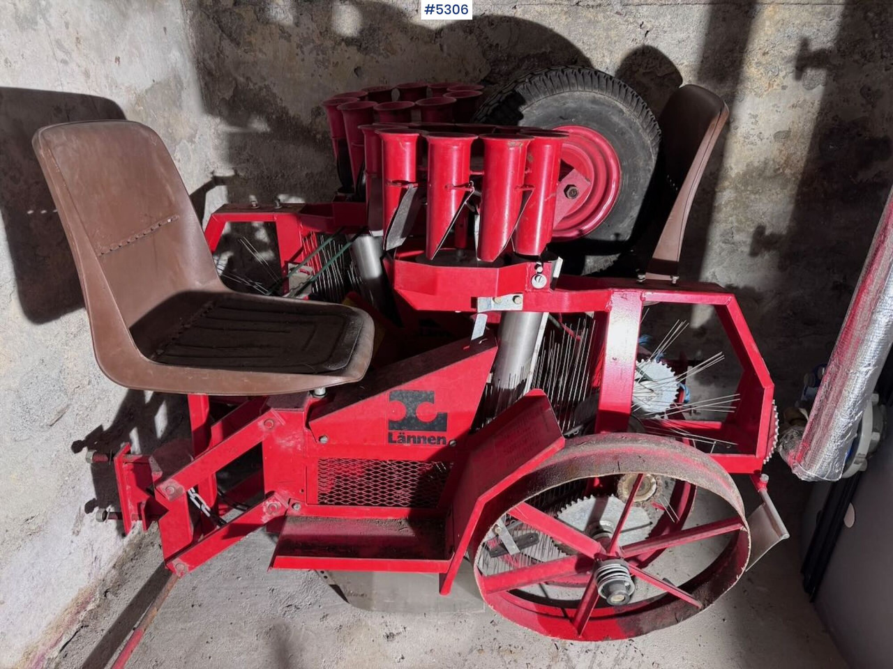 Lannen og Nibex Planting Machines - Maquina para lavrar a terra: foto 1 Lannen og Nibex Planting Machines - Maquina para lavrar a terra: foto 1