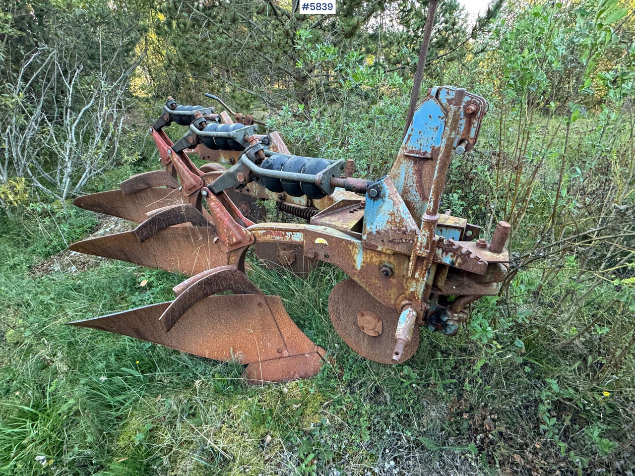 Øverum 3-furrow plow - Maquina para lavrar a terra: foto 2 Øverum 3-furrow plow - Maquina para lavrar a terra: foto 2