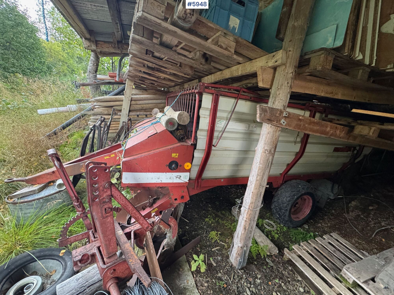 Pöttinger forage wagon - Máquina para produção de feno: foto 2 Pöttinger forage wagon - Máquina para produção de feno: foto 2