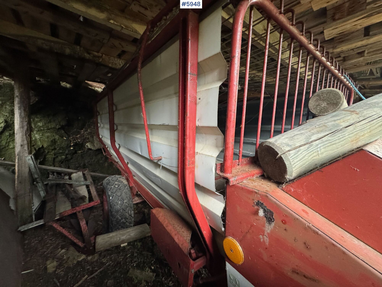 Pöttinger forage wagon - Máquina para produção de feno: foto 5 Pöttinger forage wagon - Máquina para produção de feno: foto 5