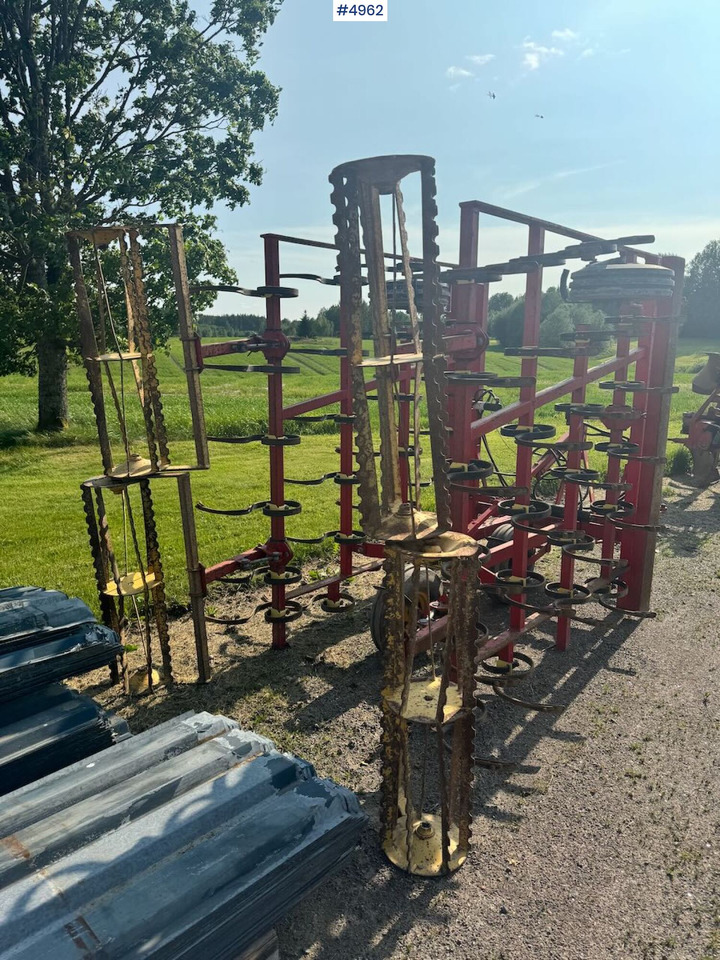 Väderstad Harrow - Maquina para lavrar a terra: foto 4 Väderstad Harrow - Maquina para lavrar a terra: foto 4