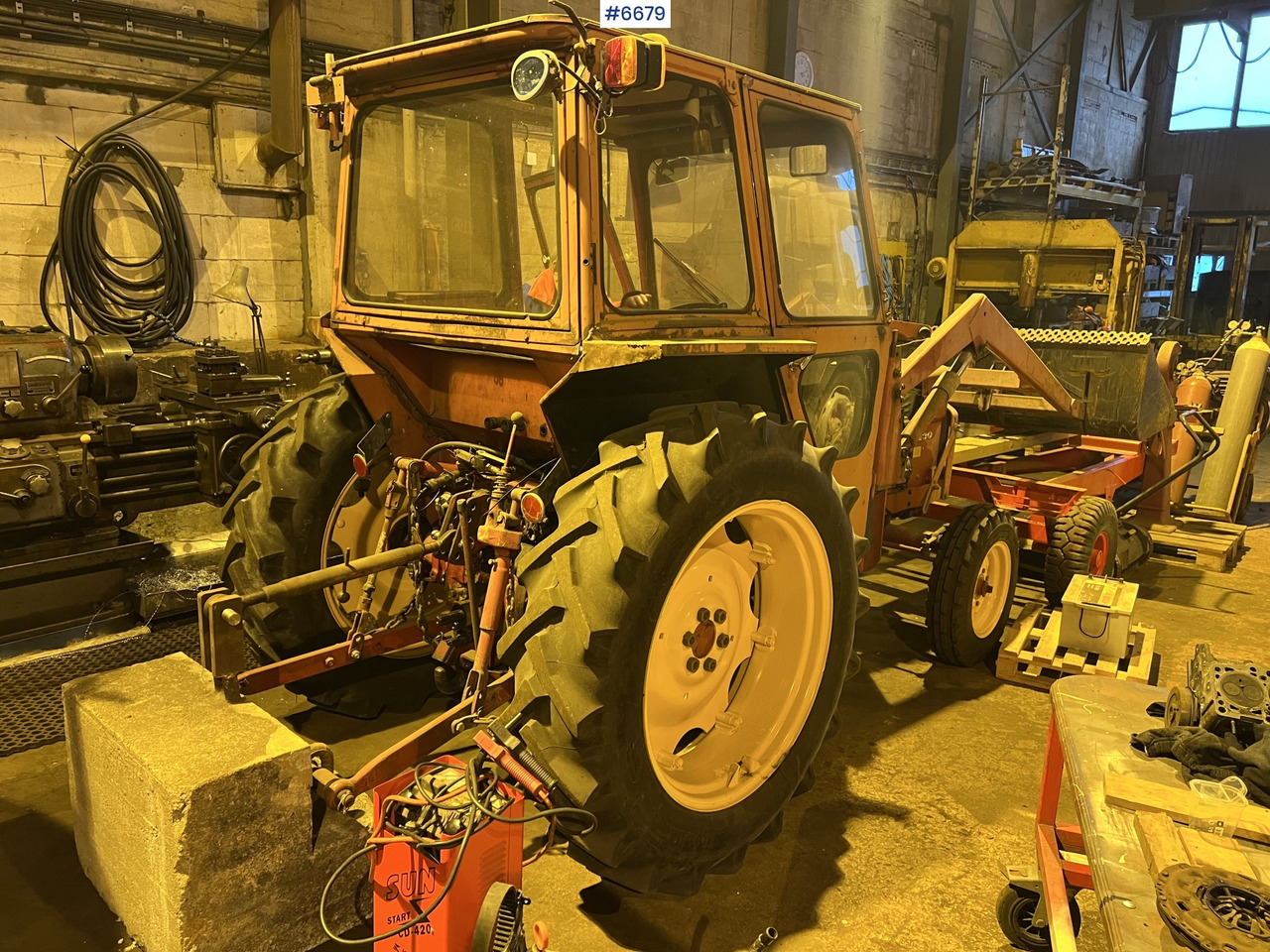 Volvo T430K traktor m/ frontlaster og skuffe - Trator: foto 3 Volvo T430K traktor m/ frontlaster og skuffe - Trator: foto 3