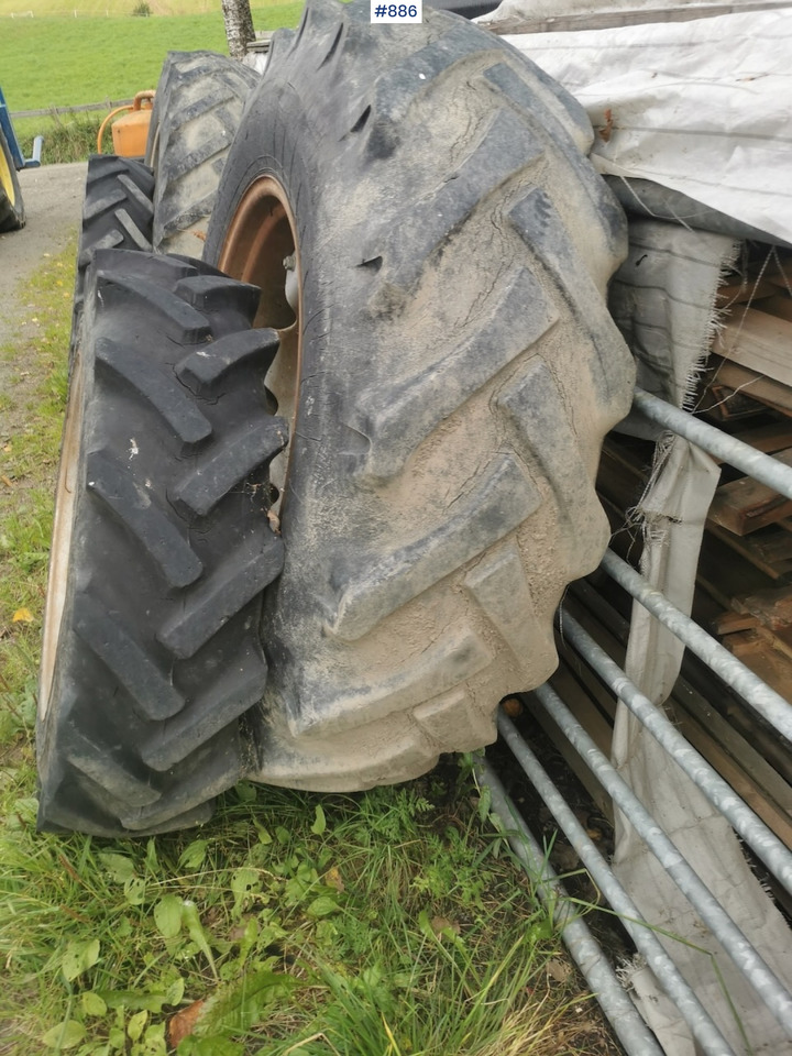 Wheel set on Deutz-Fahr 3.60 - Roda completa de Máquina agrícola: foto 2 Wheel set on Deutz-Fahr 3.60 - Roda completa de Máquina agrícola: foto 2