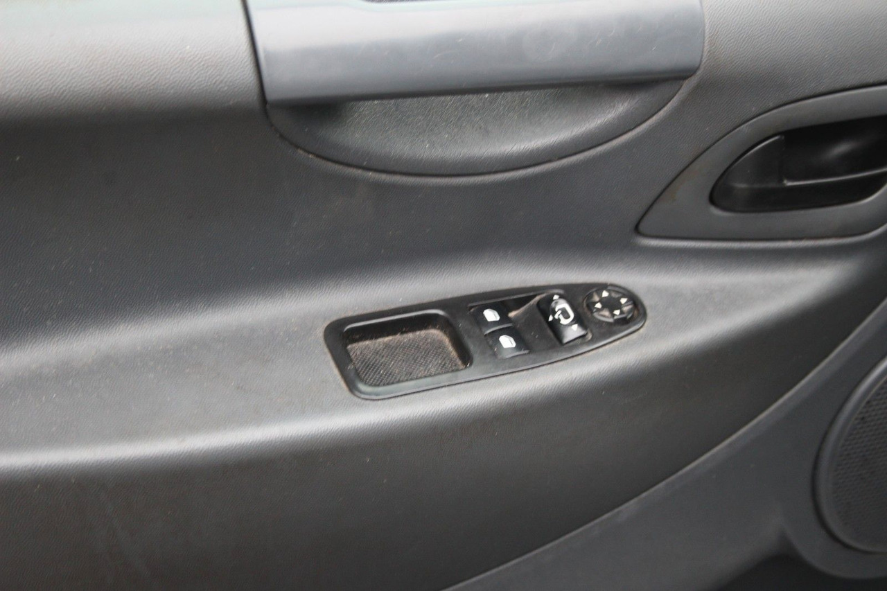 Fiat Scudo Multicab L2H1 130 Multijet 5Sitze Klima - Furgão compacto, Carrinha cabine dupla: foto 4 Fiat Scudo Multicab L2H1 130 Multijet 5Sitze Klima - Furgão compacto, Carrinha cabine dupla: foto 4