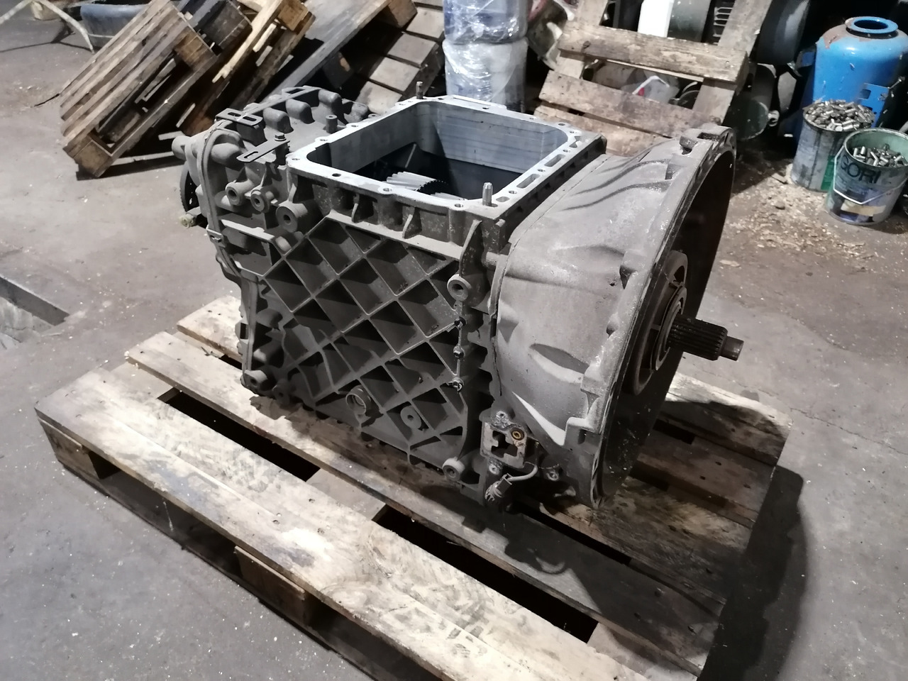 VOLVO remanufactured gearbox AT2612D - Caixa de câmbio: foto 1 VOLVO remanufactured gearbox AT2612D - Caixa de câmbio: foto 1