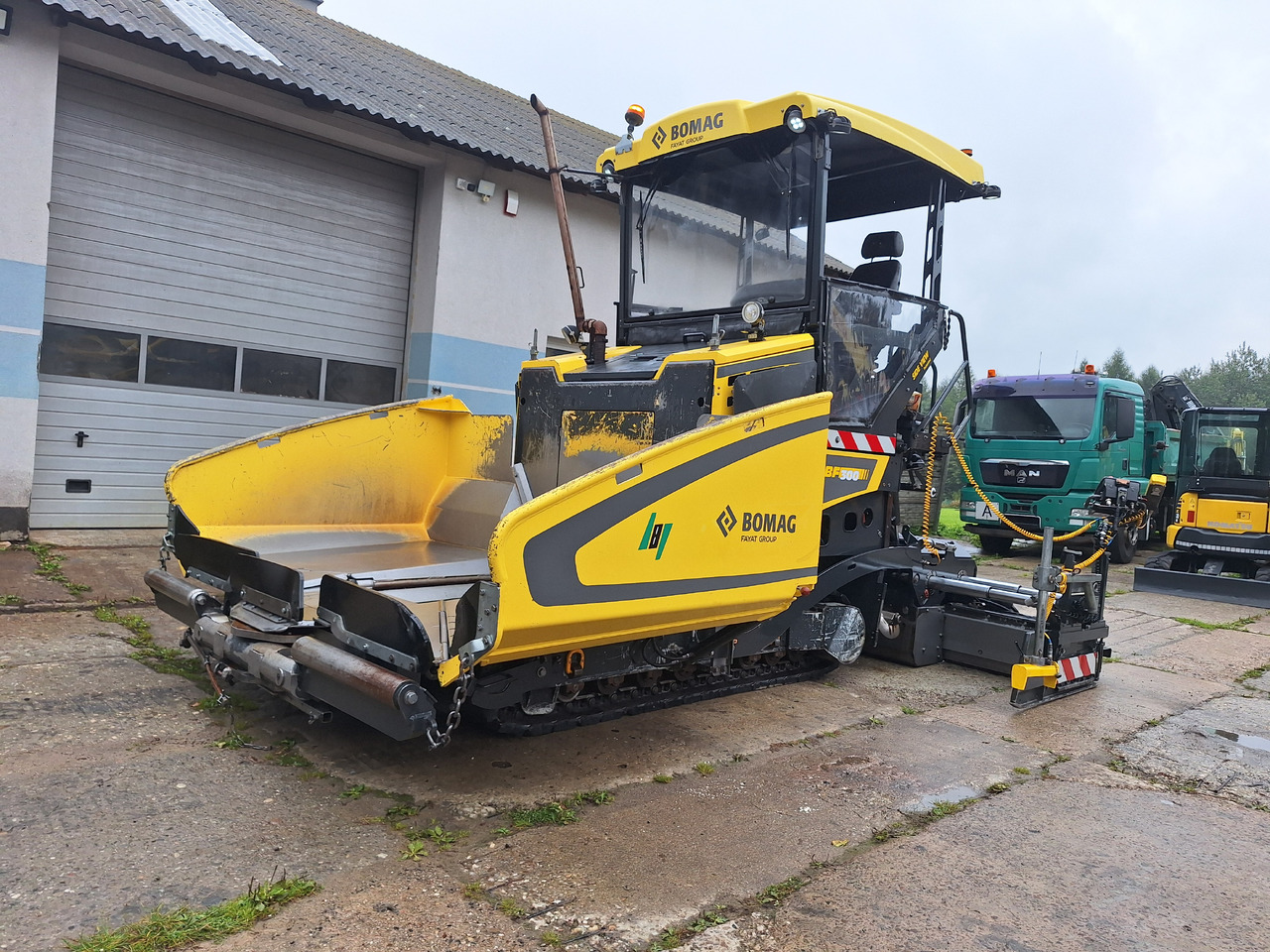 Bomag Bf 300C-3 - Acabadora: foto 1 Bomag Bf 300C-3 - Acabadora: foto 1