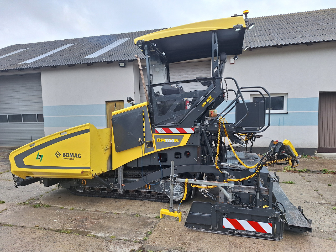 Acabadora Bomag Bf 300C-3: foto 8
