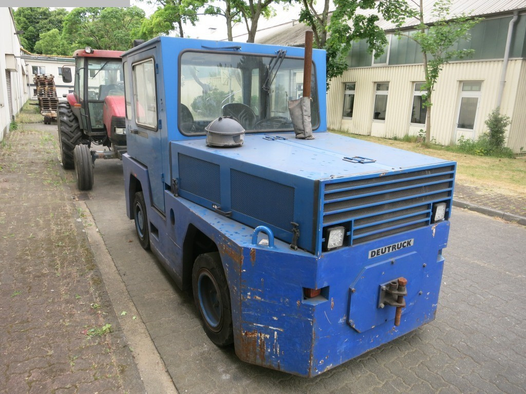 Deutruck DD120 - Trator de bagagem: foto 5 Deutruck DD120 - Trator de bagagem: foto 5