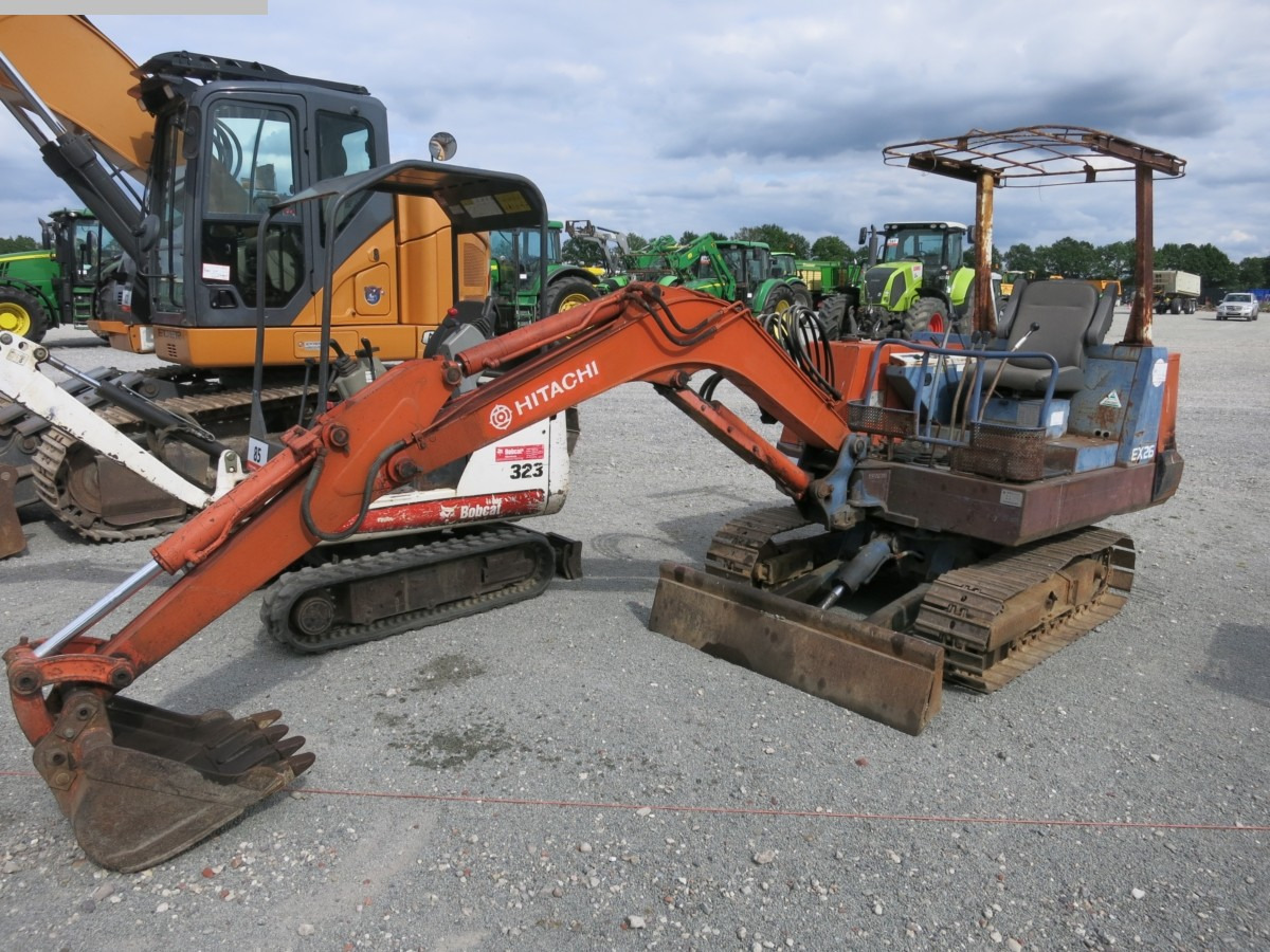 HITACHI EX26 - Mini escavadeira: foto 1 HITACHI EX26 - Mini escavadeira: foto 1