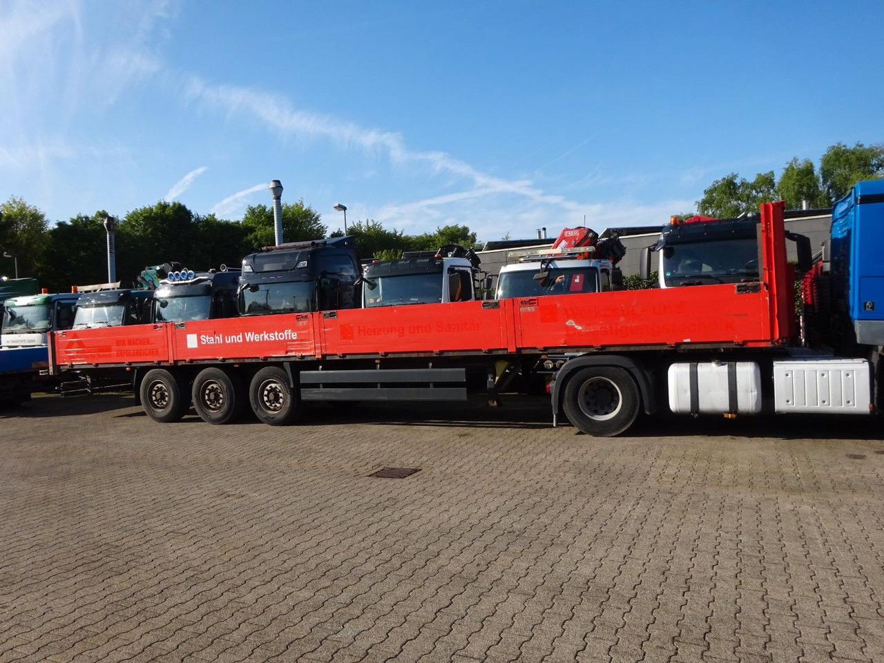 Fliegl Sattelpritsche mit Bordwänden und 3 Achsen - Semi-reboque plataforma/ Caixa aberta: foto 2 Fliegl Sattelpritsche mit Bordwänden und 3 Achsen - Semi-reboque plataforma/ Caixa aberta: foto 2