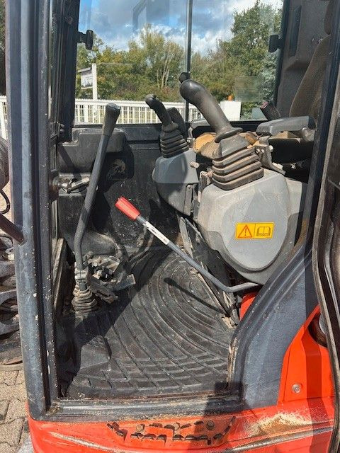 Mini escavadeira Kubota KX 121-3 Alpha Mini Bagger: foto 8