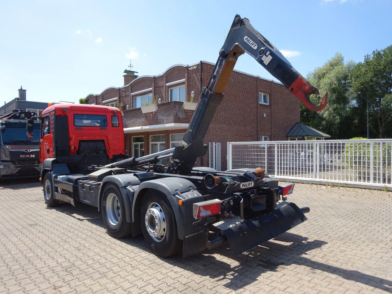 MAN 26.360 TGA PALFINGER Abroller 6x2-4 Hydrodrive - Caminhão polibenne: foto 4 MAN 26.360 TGA PALFINGER Abroller 6x2-4 Hydrodrive - Caminhão polibenne: foto 4