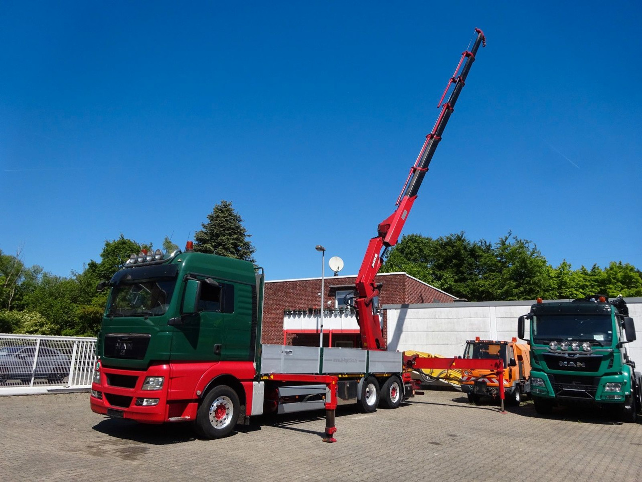 MAN 26.480 TGX + MKG HLK531 Kran +Lift-Lenkachse - Camião de caixa aberta/ Plataforma, Caminhão grua: foto 4 MAN 26.480 TGX + MKG HLK531 Kran +Lift-Lenkachse - Camião de caixa aberta/ Plataforma, Caminhão grua: foto 4