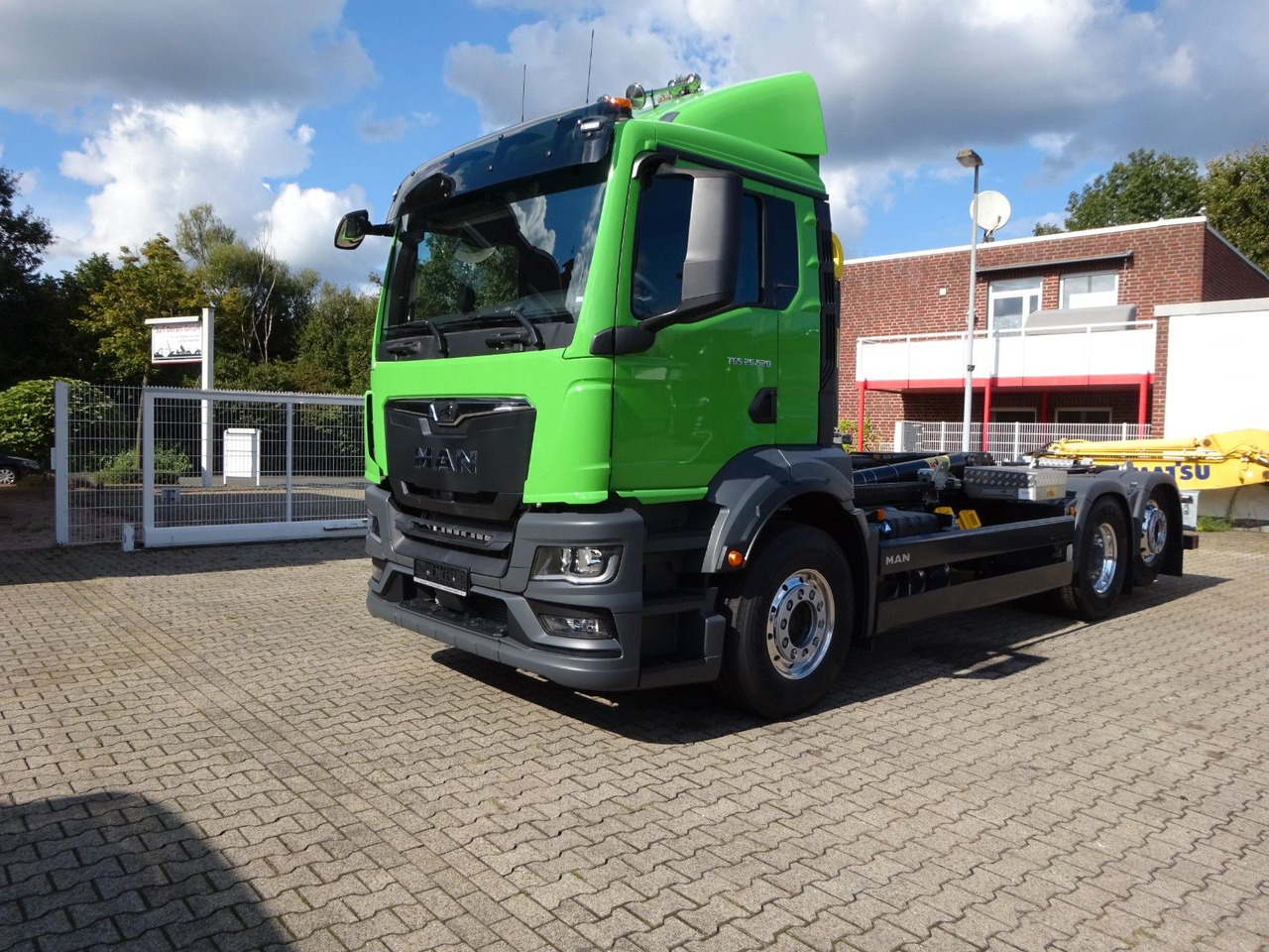 MAN 26.520 TGS HYVA Abroller 6x2 NEU !!! MAN 26.520 TGS HYVA Abroller 6x2 NEU !!! - Caminhão polibenne: foto 3 MAN 26.520 TGS HYVA Abroller 6x2 NEU !!! MAN 26.520 TGS HYVA Abroller 6x2 NEU !!! - Caminhão polibenne: foto 3