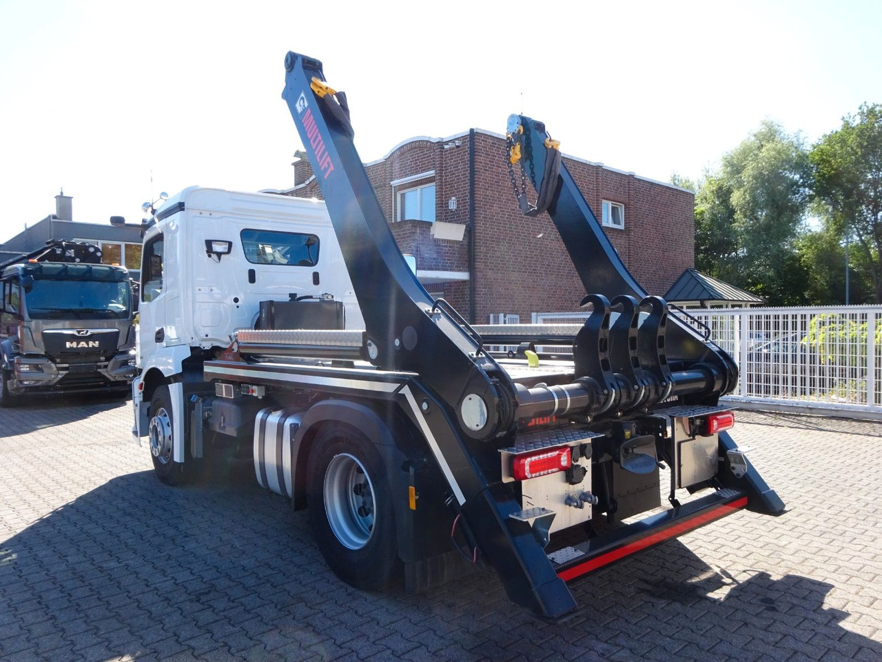 Mercedes-Benz 1840 Actros Absetzkipper NEUFAHRZEUG mit 1645 km - Caminhão basculante: foto 3 Mercedes-Benz 1840 Actros Absetzkipper NEUFAHRZEUG mit 1645 km - Caminhão basculante: foto 3