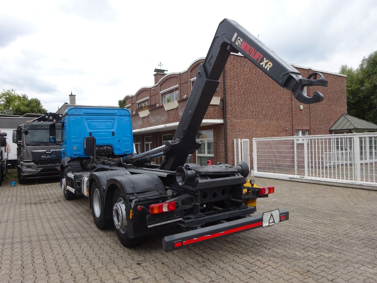 Mercedes-Benz 2533 Antos MULTILIFT Abroller 6x2 - Caminhão polibenne: foto 4 Mercedes-Benz 2533 Antos MULTILIFT Abroller 6x2 - Caminhão polibenne: foto 4