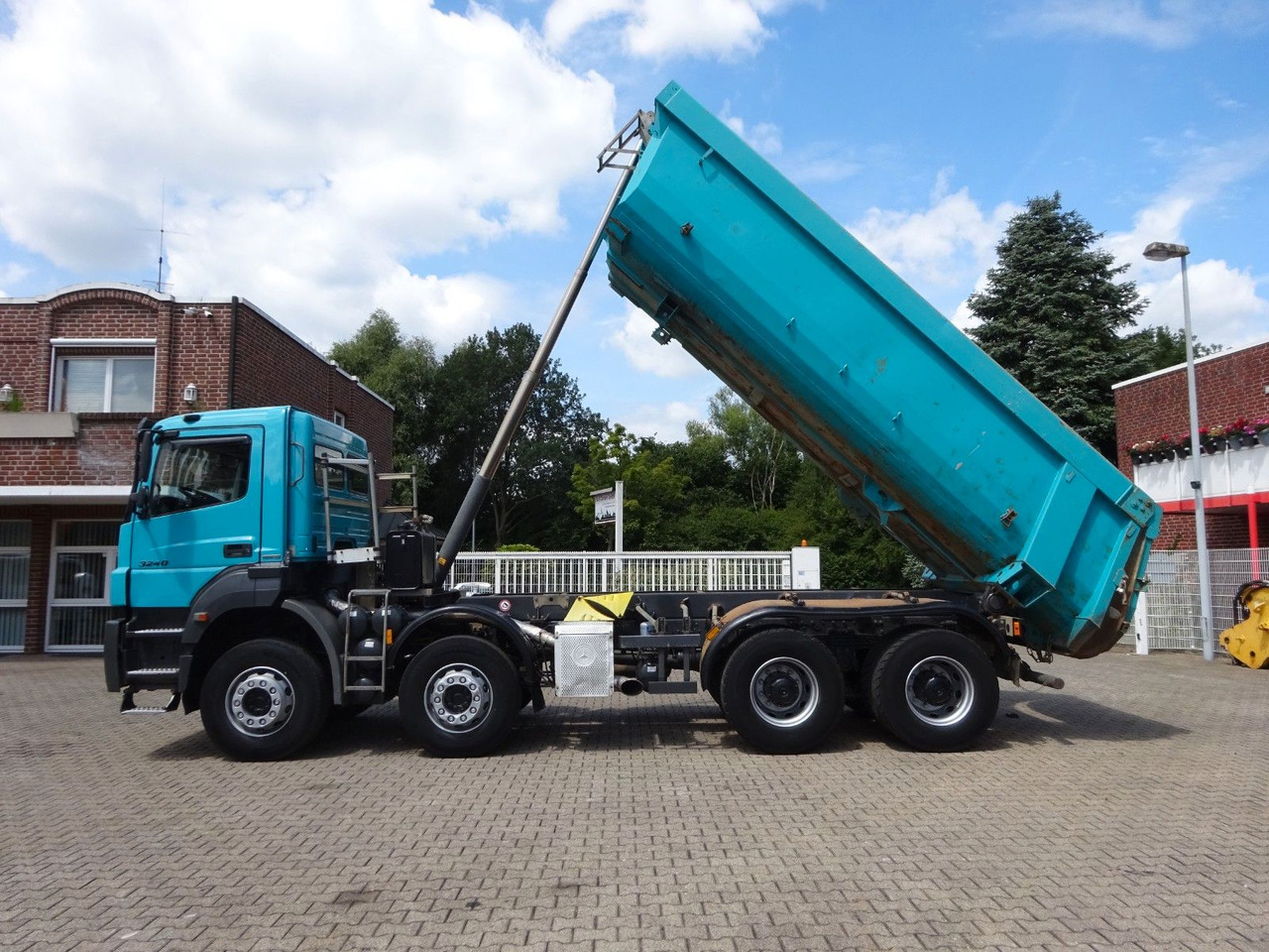 Mercedes-Benz 3240 Axor Muldenkipper 8x4 - Caminhão basculante: foto 3 Mercedes-Benz 3240 Axor Muldenkipper 8x4 - Caminhão basculante: foto 3