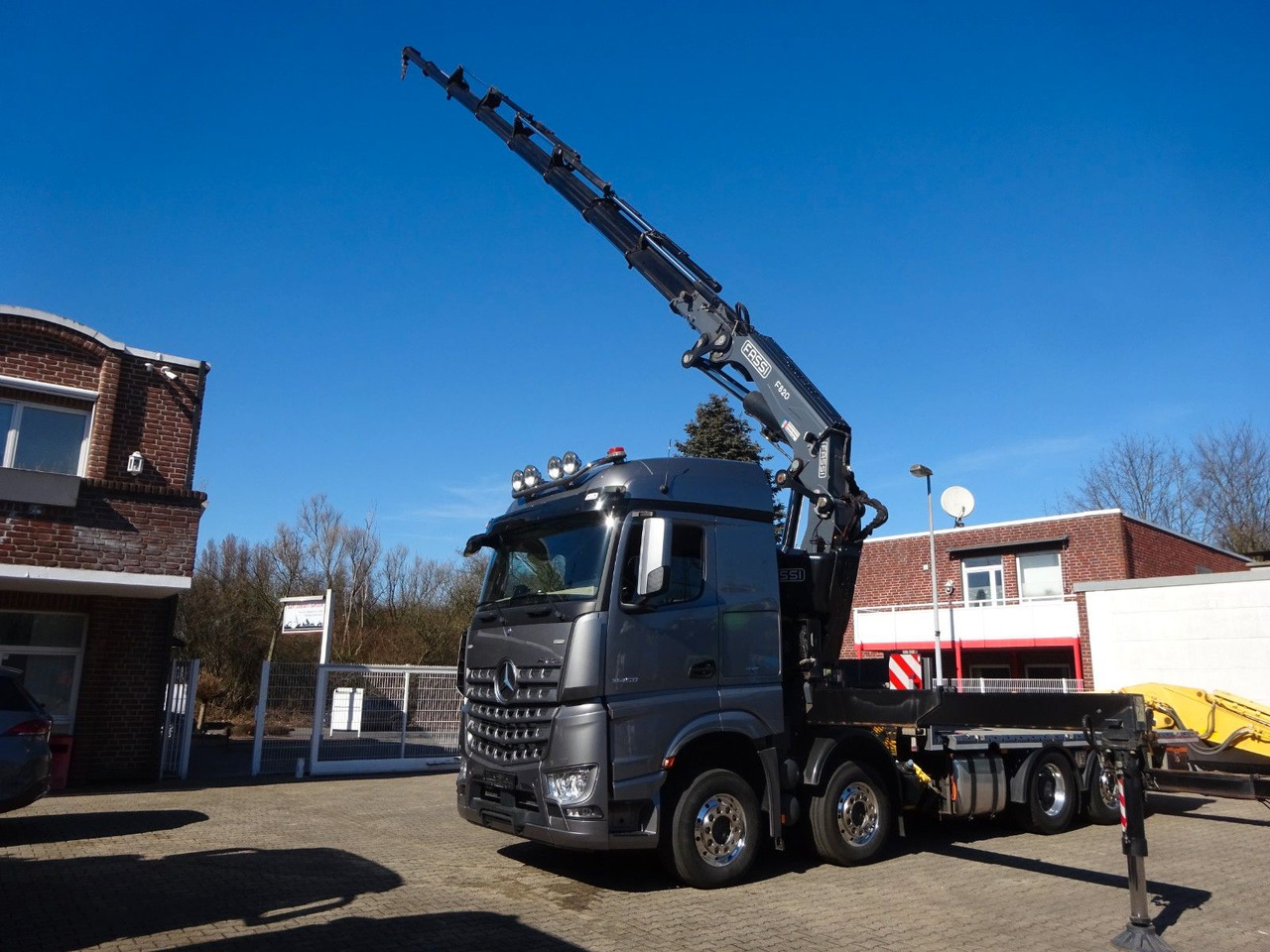 Mercedes-Benz 3453 Plattform + Fassi F820 Kran 8x2 Mercedes-Benz 3453 FASSI F820 Kran 8x Hydr. Ausschub - Caminhão grua, Camião de caixa aberta/ Plataforma: foto 4 Mercedes-Benz 3453 Plattform + Fassi F820 Kran 8x2 Mercedes-Benz 3453 FASSI F820 Kran 8x Hydr. Ausschub - Caminhão grua, Camião de caixa aberta/ Plataforma: foto 4