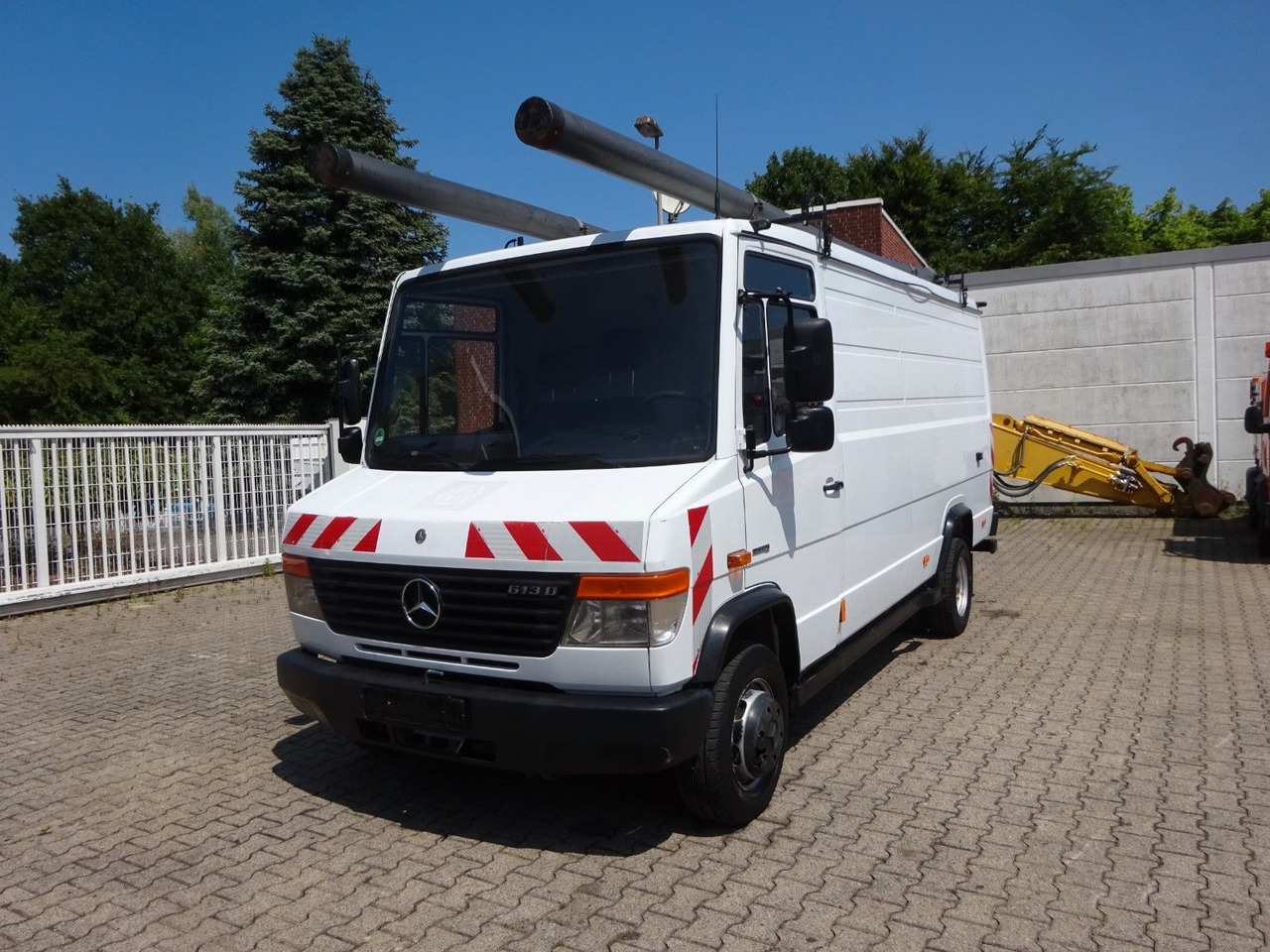 Mercedes-Benz 613D Vario Kasten 4x2 - Furgão: foto 1 Mercedes-Benz 613D Vario Kasten 4x2 - Furgão: foto 1