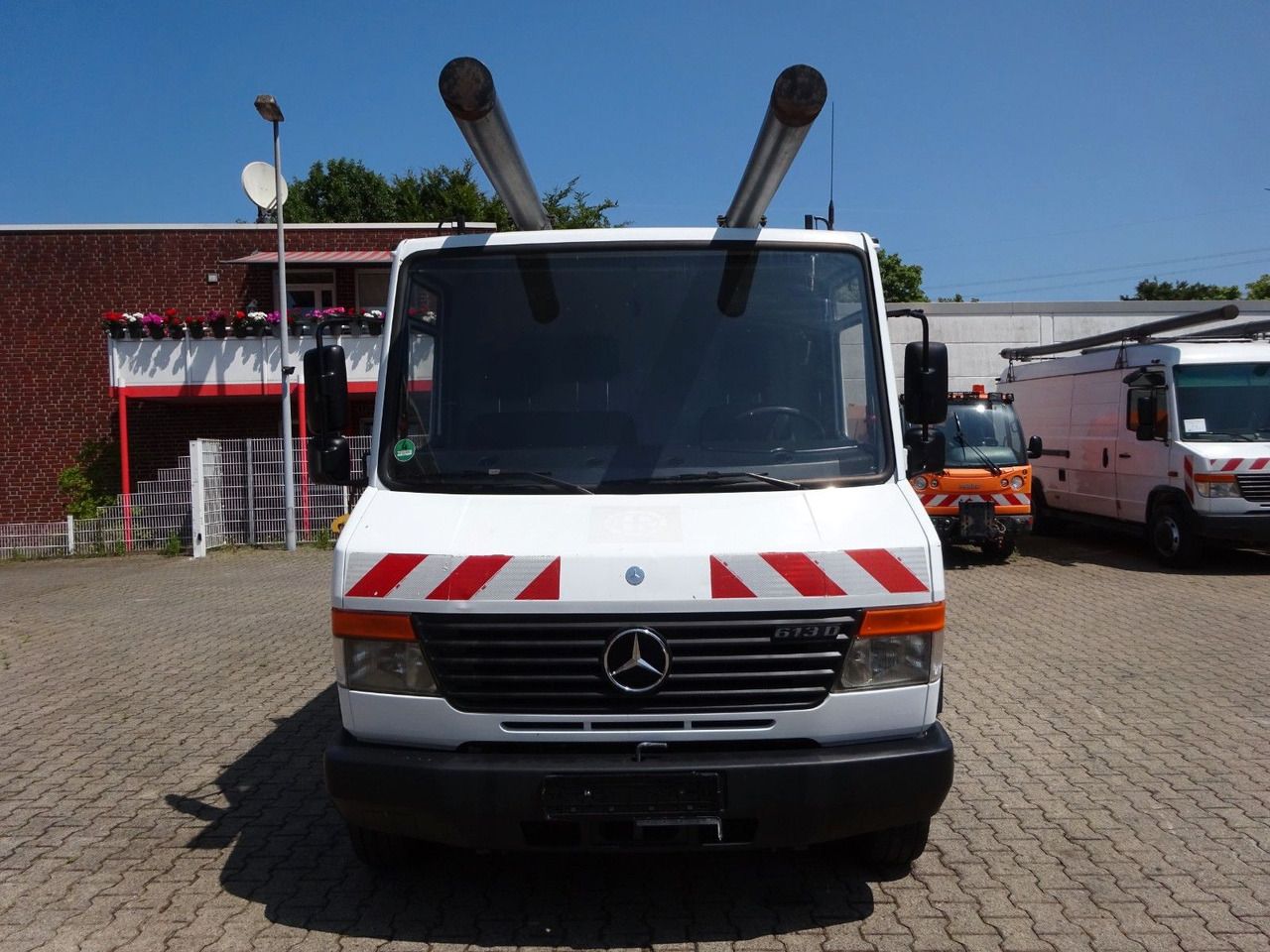 Mercedes-Benz 613D Vario Kasten 4x2 - Furgão: foto 4 Mercedes-Benz 613D Vario Kasten 4x2 - Furgão: foto 4