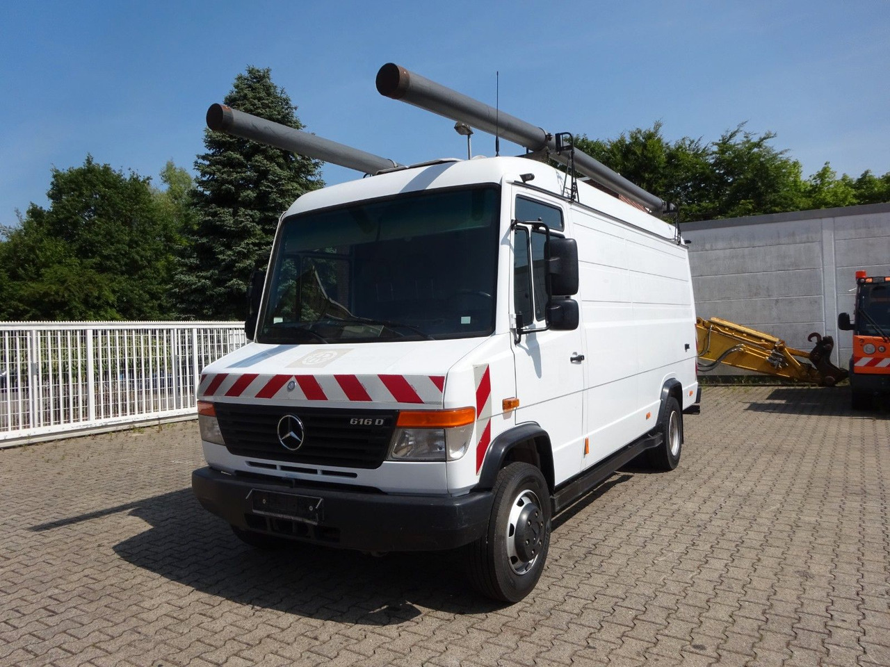 Mercedes-Benz 616D Vario Kastenwagen 4x2 - Furgão: foto 1 Mercedes-Benz 616D Vario Kastenwagen 4x2 - Furgão: foto 1