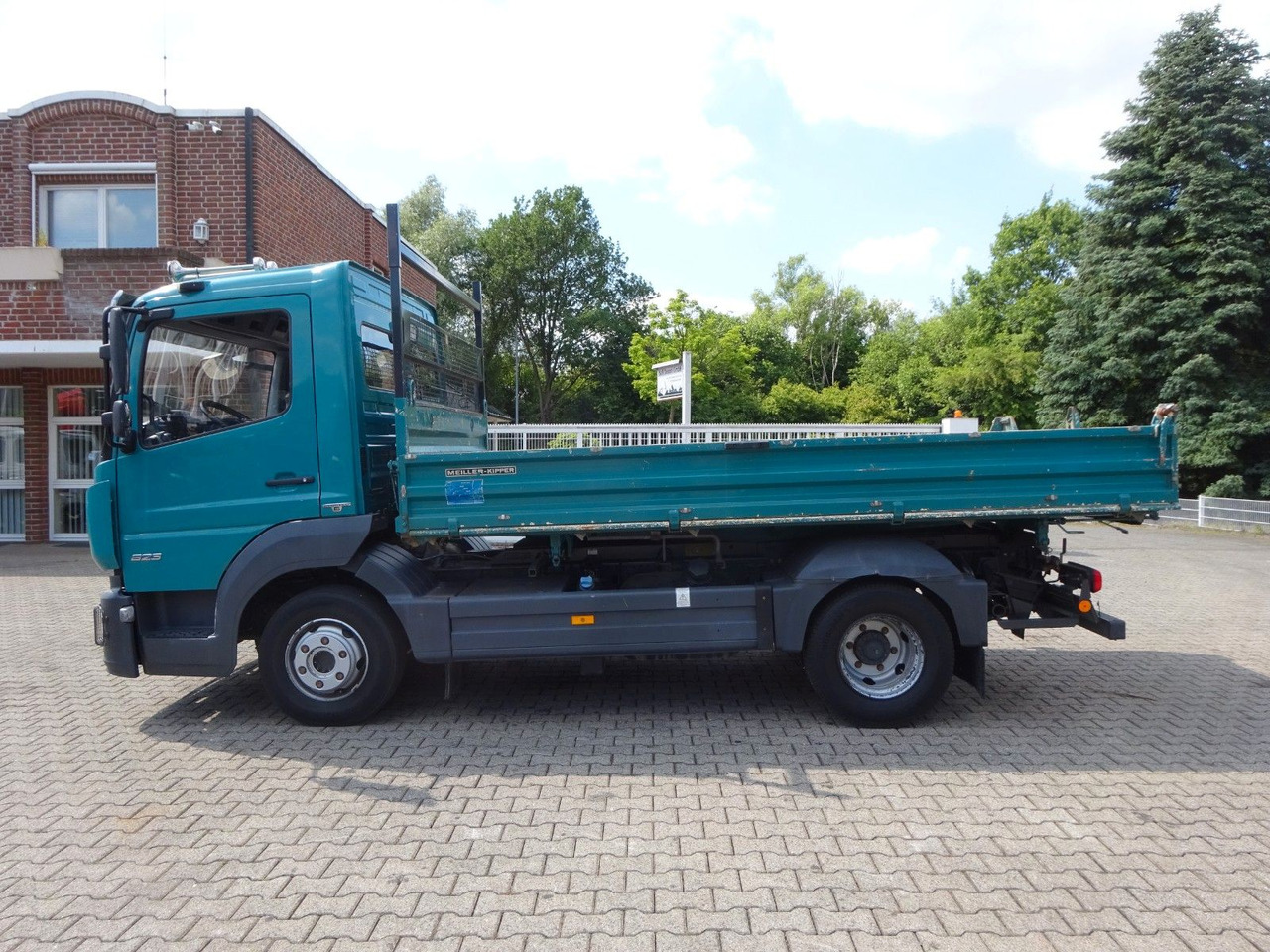 Mercedes-Benz 823 Atego MEILLER 3Skipper 4x2 - Furgão basculante: foto 4 Mercedes-Benz 823 Atego MEILLER 3Skipper 4x2 - Furgão basculante: foto 4