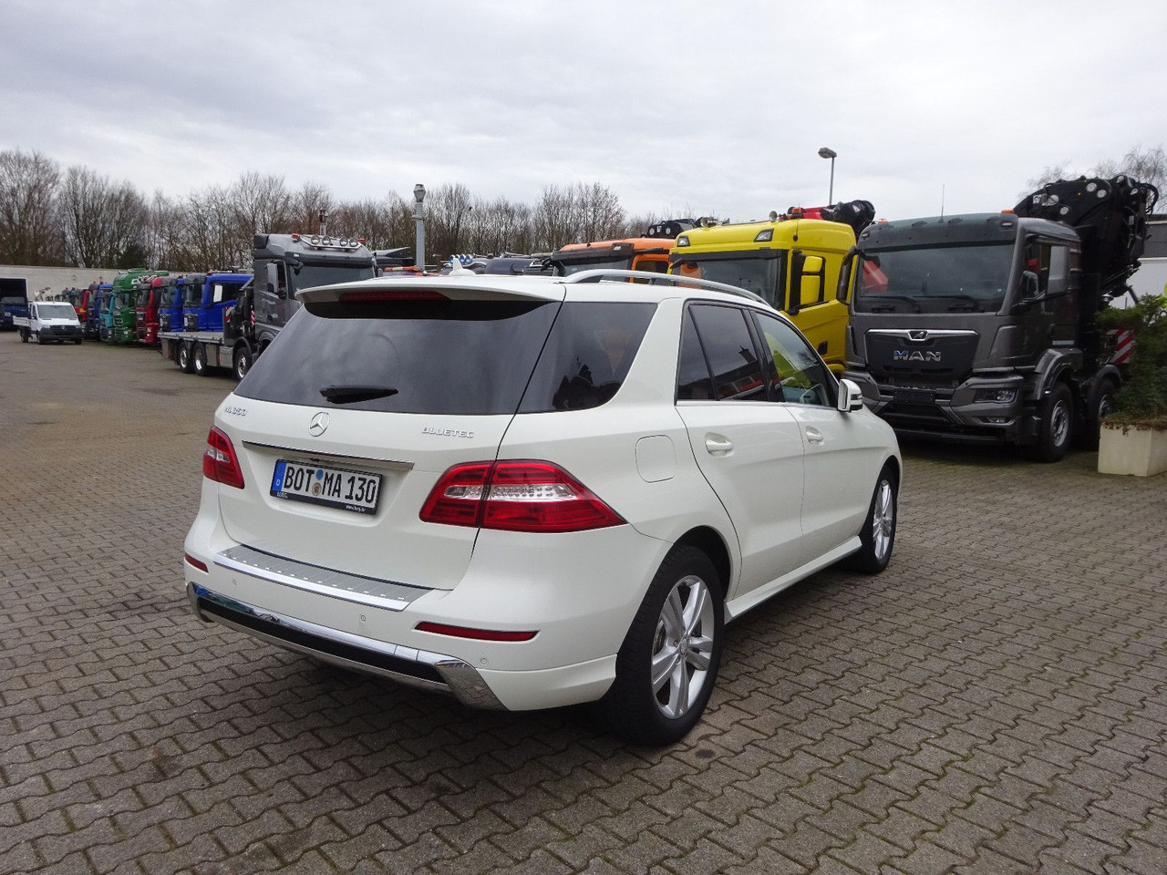 Mercedes-Benz ML 350 CDI BlueTec Mercedes-Benz ML 350 CDI BlueTec. AMG Paket - SUV: foto 5 Mercedes-Benz ML 350 CDI BlueTec Mercedes-Benz ML 350 CDI BlueTec. AMG Paket - SUV: foto 5
