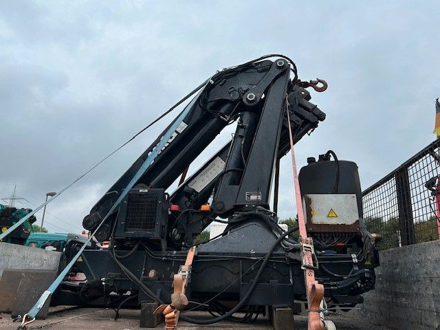 Camião de caixa aberta/ Plataforma, Caminhão grua Scania 124 L 470 Pritsche + MKG HLK 201 HP 6x2: foto 12 Camião de caixa aberta/ Plataforma, Caminhão grua Scania 124 L 470 Pritsche + MKG HLK 201 HP 6x2: foto 12