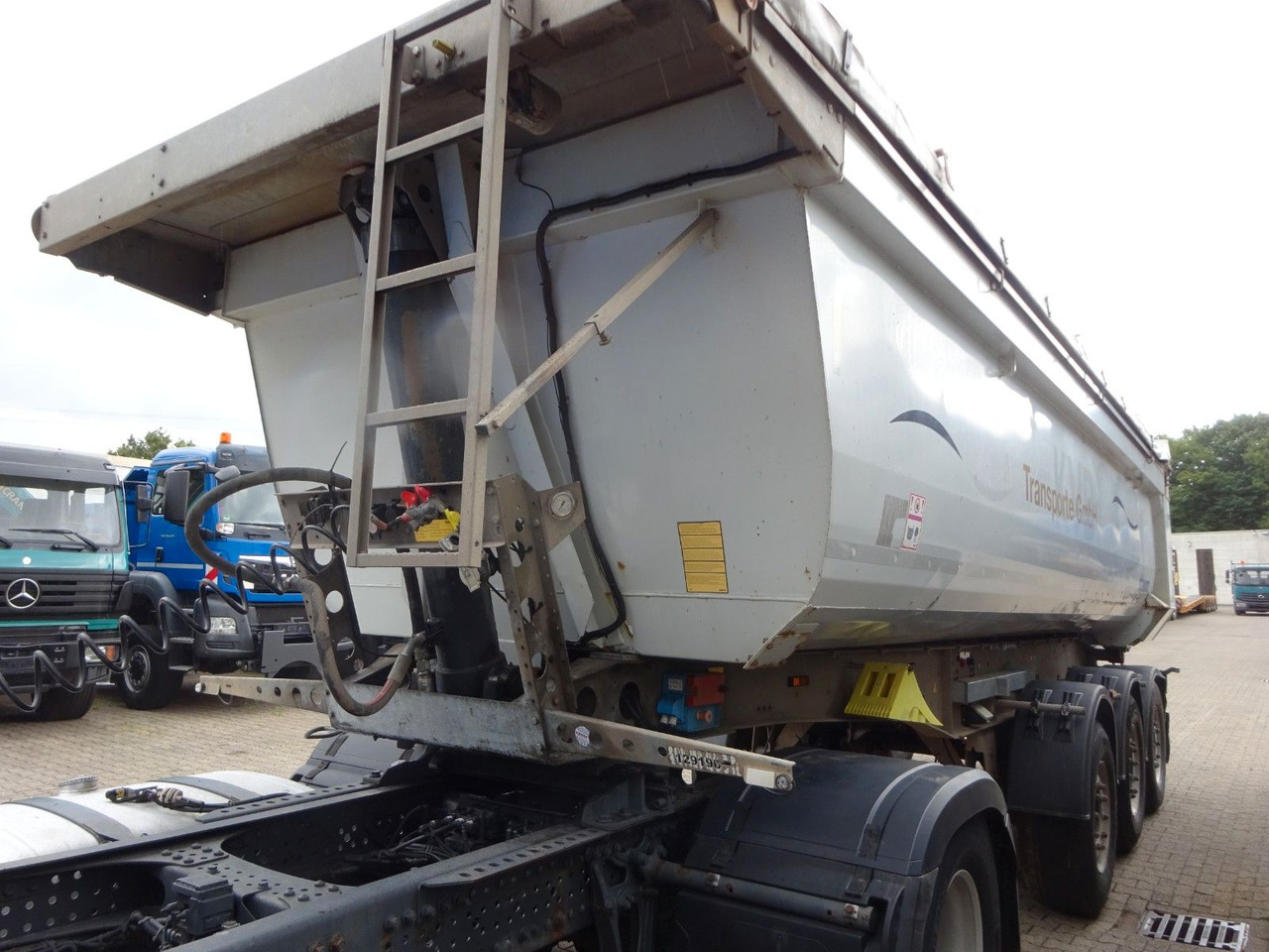 Schmitz Cargobull SKI 24 SL 7.2 Kipp Auflieger Mulde mit 3 Achsen - Semireboque basculante: foto 2 Schmitz Cargobull SKI 24 SL 7.2 Kipp Auflieger Mulde mit 3 Achsen - Semireboque basculante: foto 2