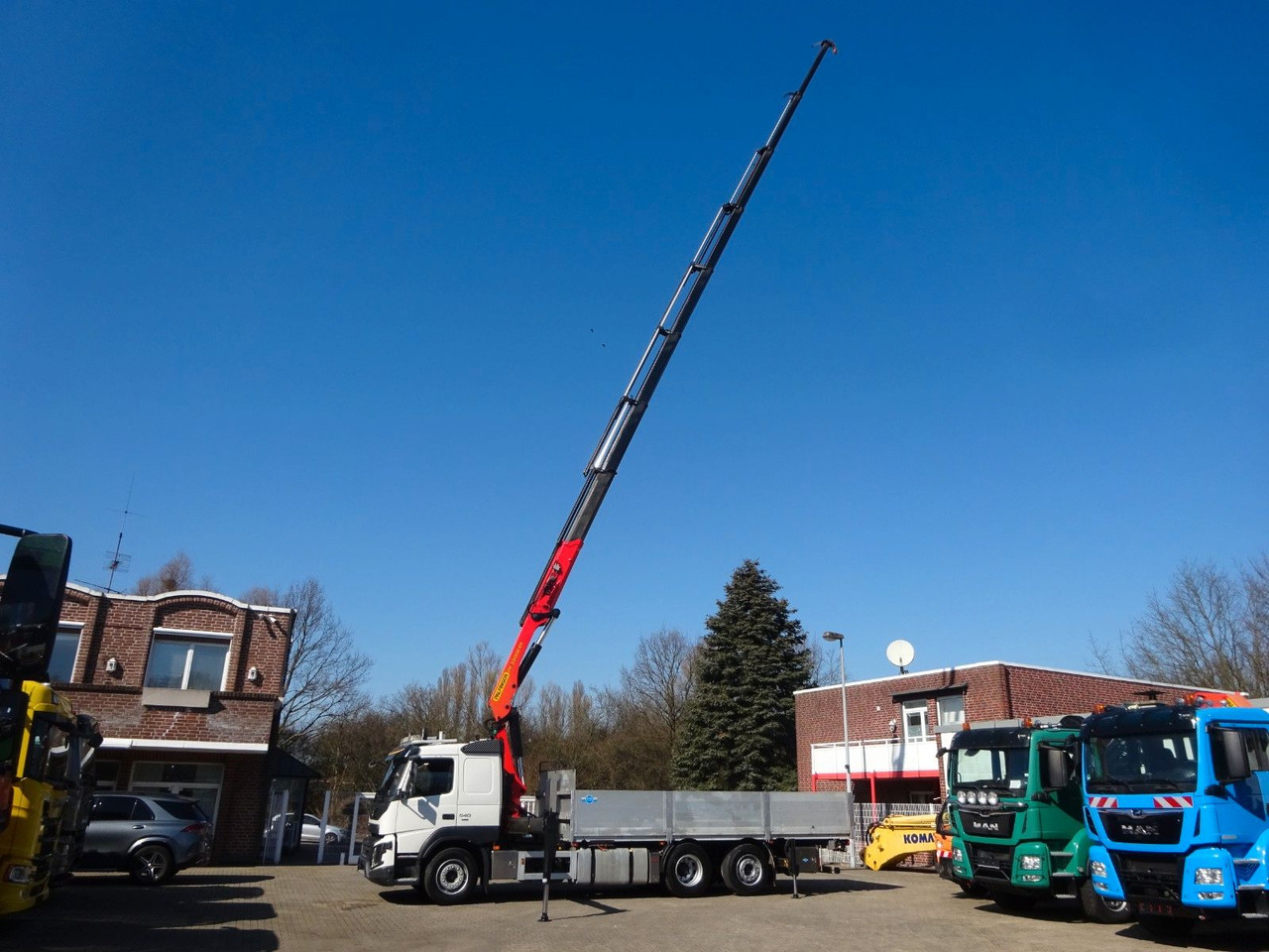 Volvo FMX 540 Pritsche + PK 33002 Kran 6x2 - Caminhão grua: foto 3 Volvo FMX 540 Pritsche + PK 33002 Kran 6x2 - Caminhão grua: foto 3