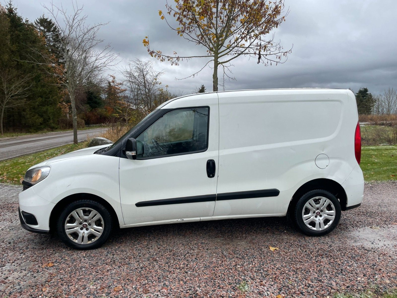 Fiat Doblo Doblò Basis Kasten 1.3 diesel - Carro perua: foto 2 Fiat Doblo Doblò Basis Kasten 1.3 diesel - Carro perua: foto 2