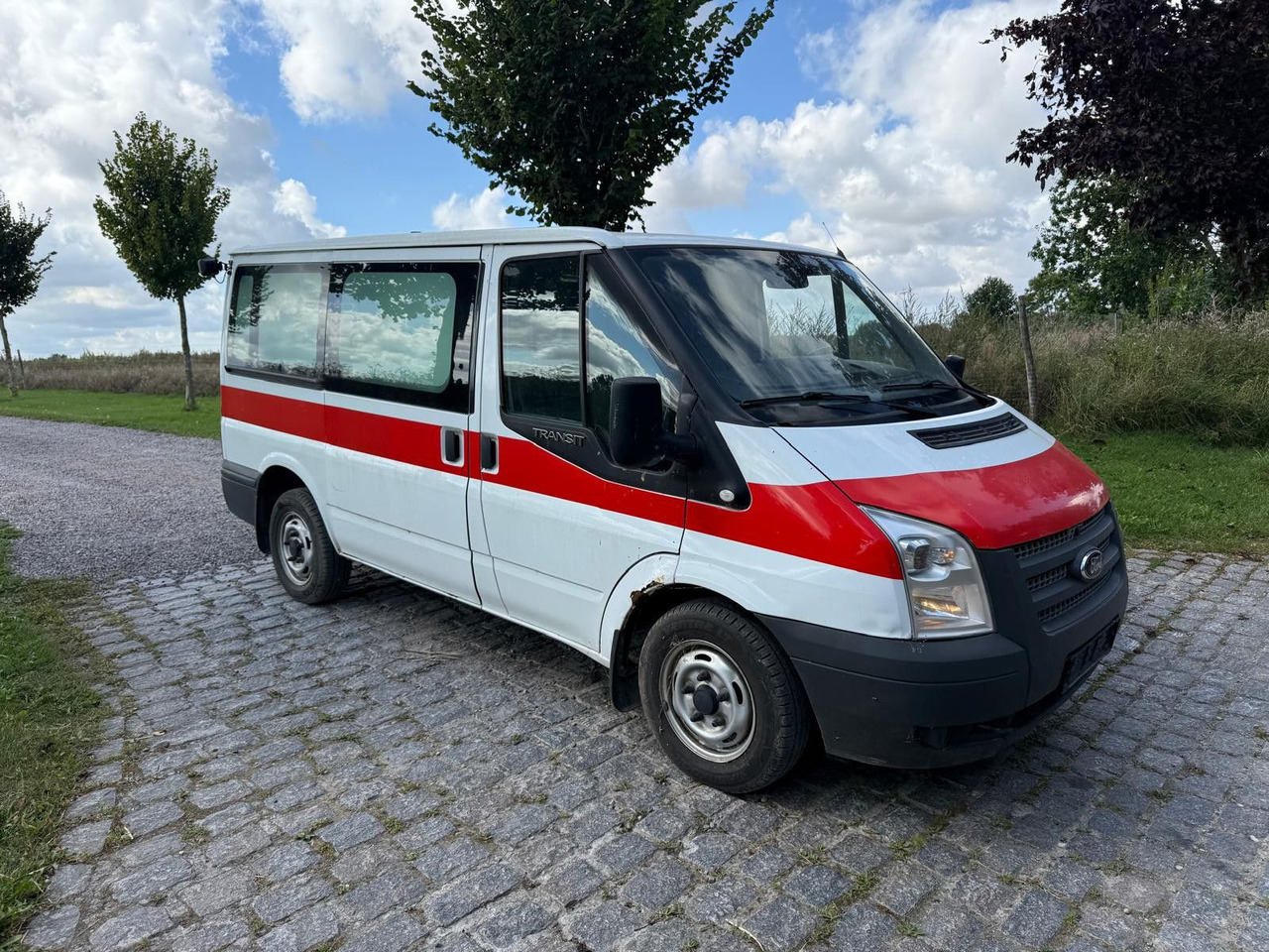Ford Transit Kombi FT 300 K - Furgão de passageiros: foto 1 Ford Transit Kombi FT 300 K - Furgão de passageiros: foto 1