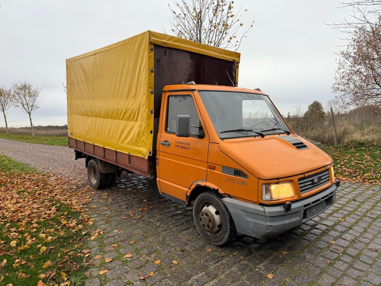 Iveco 35-8 pritche +plane *nur 1 990 € - Furgão de toldo: foto 2 Iveco 35-8 pritche +plane *nur 1 990 € - Furgão de toldo: foto 2