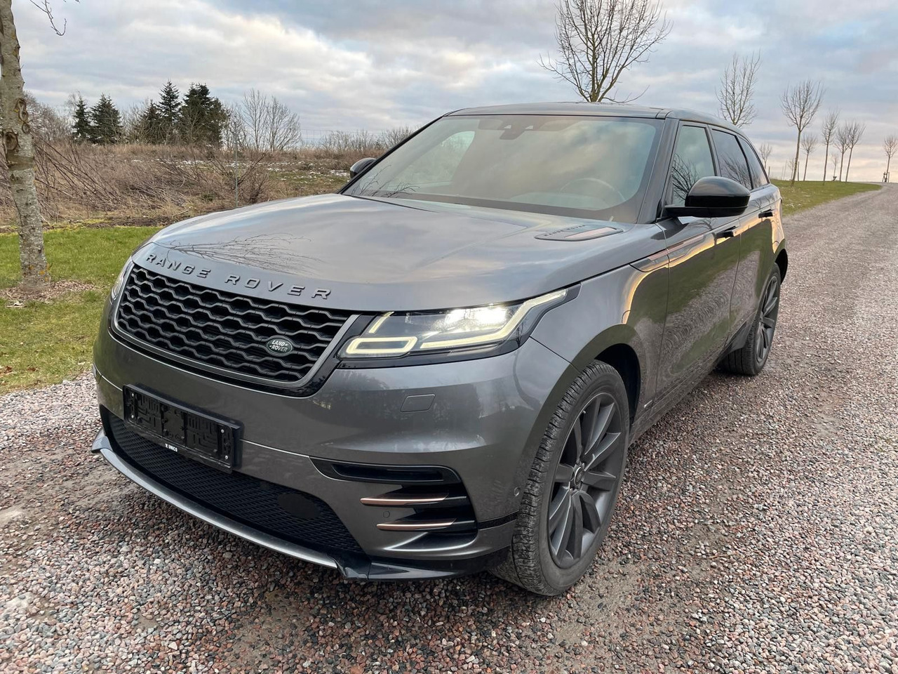 Land Rover Range Rover Velar R-Dynamic 3.0D 4WD Land Rover Range Rover Velar R-Dynamic 3.0D 4WD *RESERVED - SUV: foto 2 Land Rover Range Rover Velar R-Dynamic 3.0D 4WD Land Rover Range Rover Velar R-Dynamic 3.0D 4WD *RESERVED - SUV: foto 2