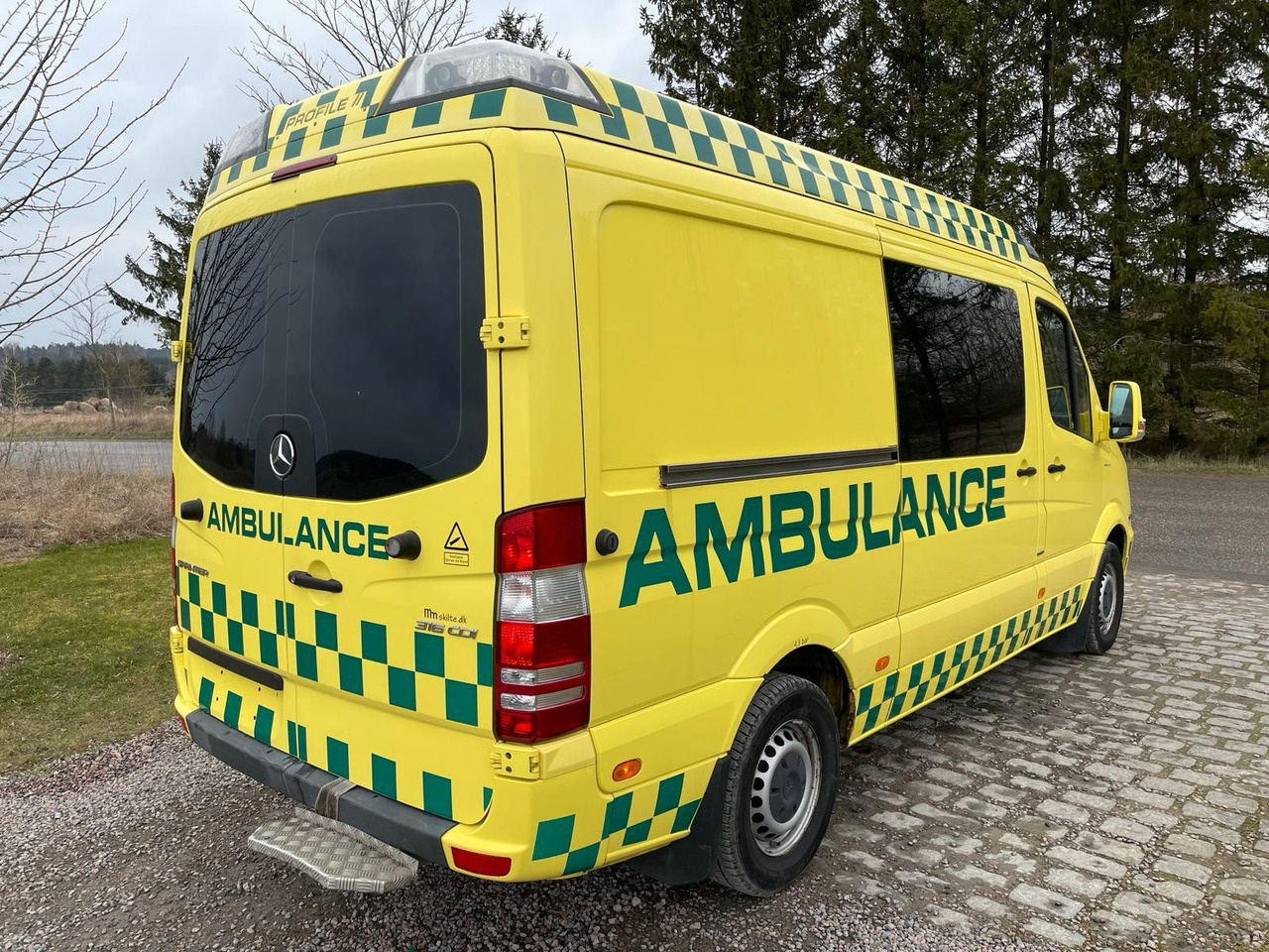 Mercedes-Benz Sprinter 316 CDI Aut *14 000 € netto - Ambulância: foto 5 Mercedes-Benz Sprinter 316 CDI Aut *14 000 € netto - Ambulância: foto 5