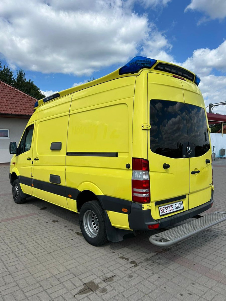 Mercedes-Benz Sprinter 519 CDI 4X4 **Ambulace** - Furgão de passageiros: foto 3 Mercedes-Benz Sprinter 519 CDI 4X4 **Ambulace** - Furgão de passageiros: foto 3