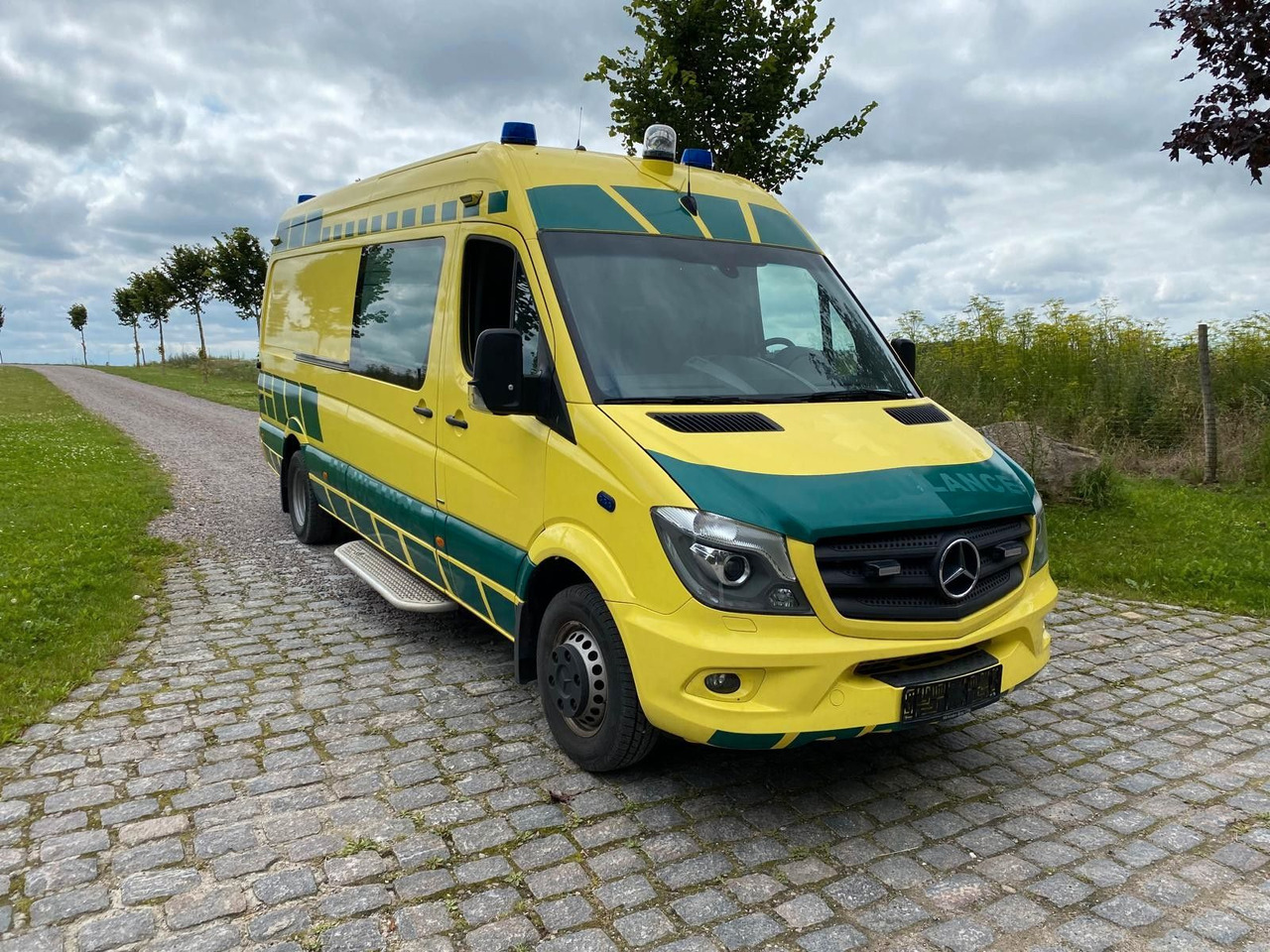 Mercedes-Benz Sprinter 519 CDI MAXI +Lift *20 000€ netto - Ambulância: foto 1 Mercedes-Benz Sprinter 519 CDI MAXI +Lift *20 000€ netto - Ambulância: foto 1