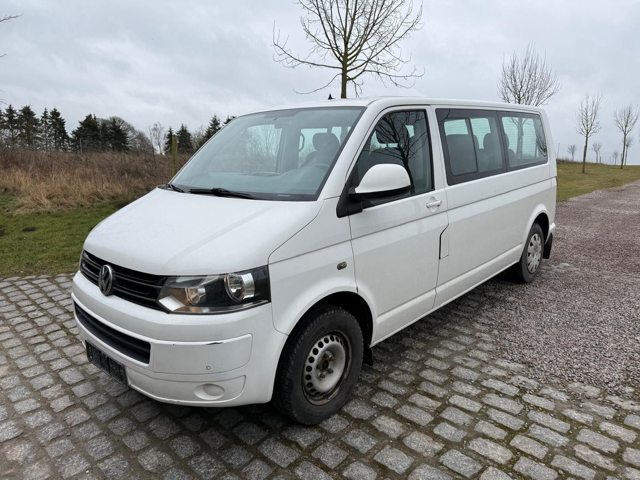 Volkswagen T5 Caravelle 2.0 TDI DSG Lang *7 Sitzplätze* - Furgão de passageiros: foto 2 Volkswagen T5 Caravelle 2.0 TDI DSG Lang *7 Sitzplätze* - Furgão de passageiros: foto 2